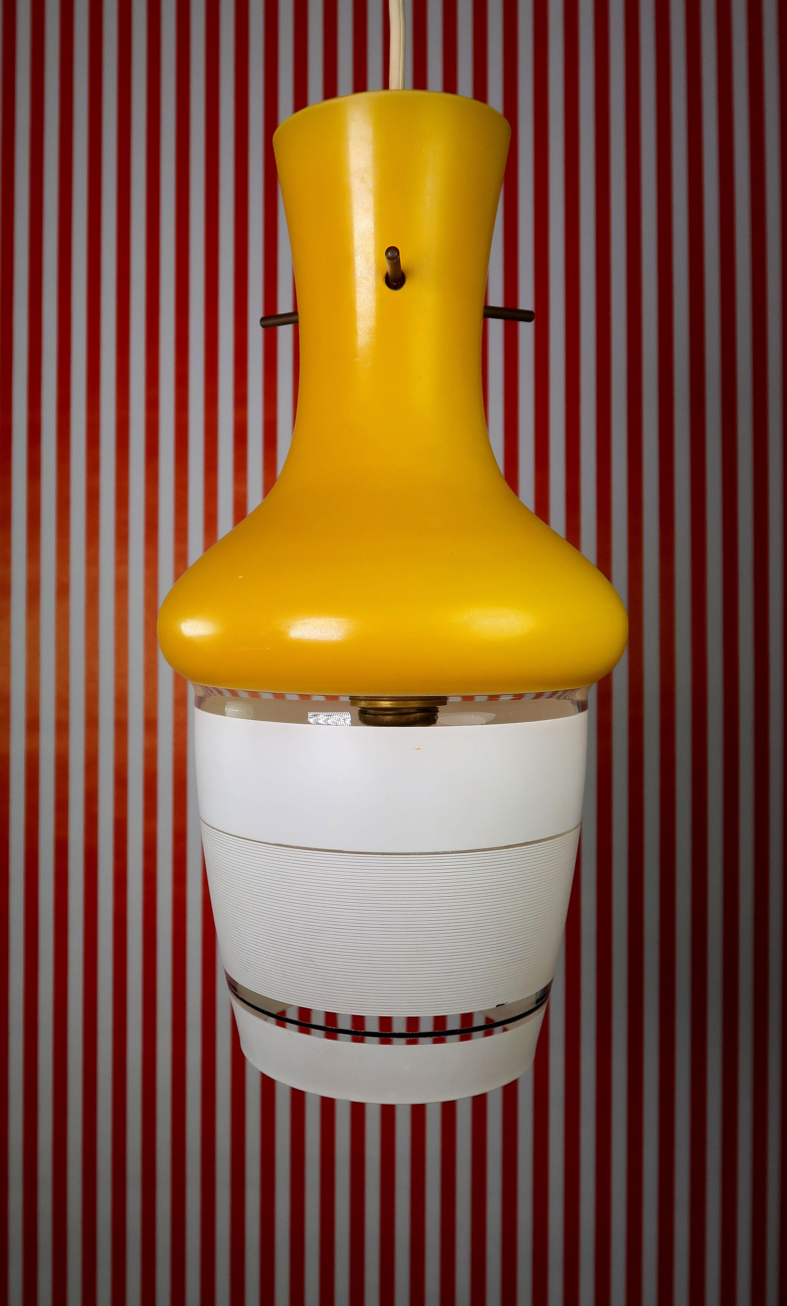 Italian 1950s Yellow, White Glass Pendant For Sale 8