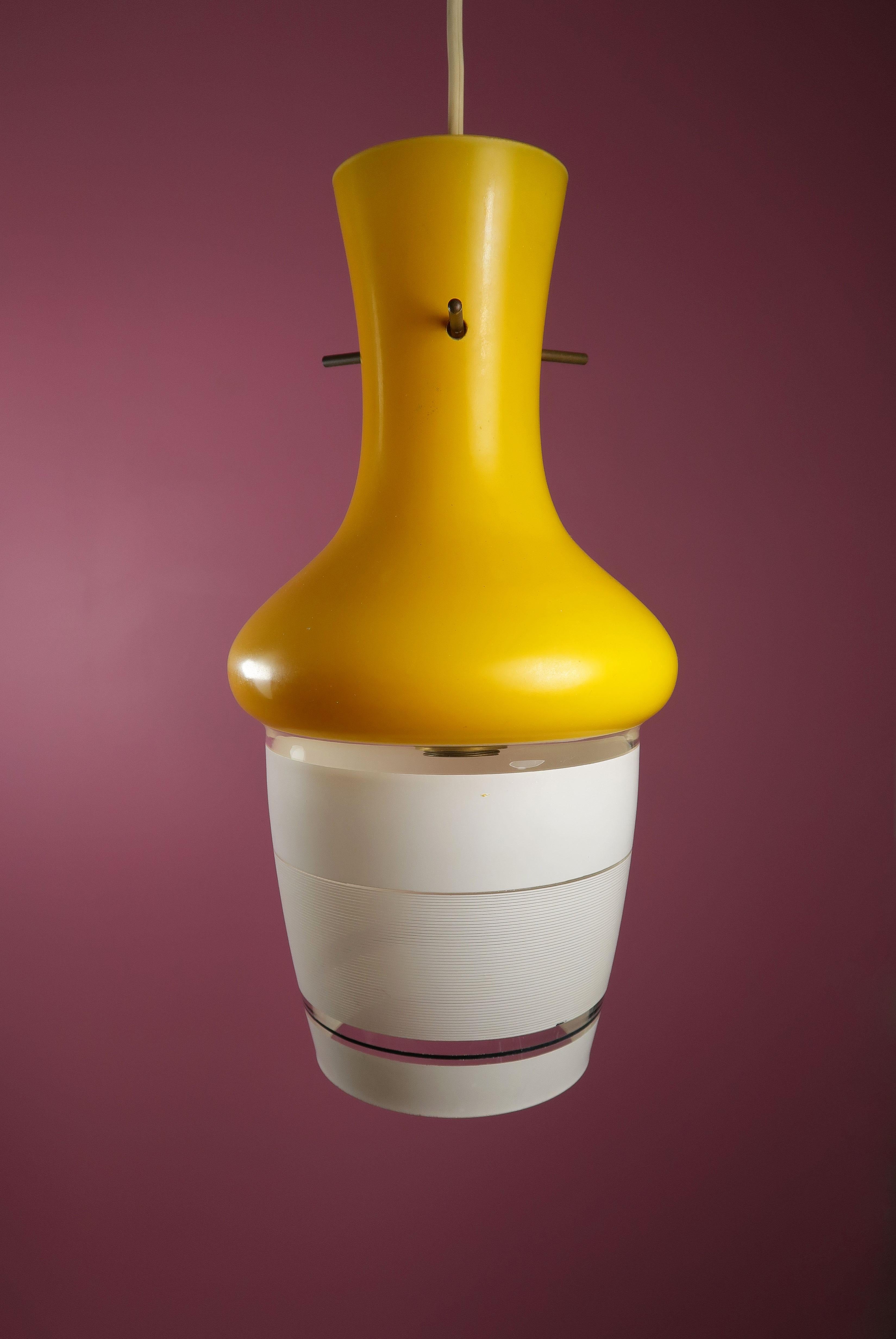 Brass Italian 1950s Yellow, White Glass Pendant For Sale