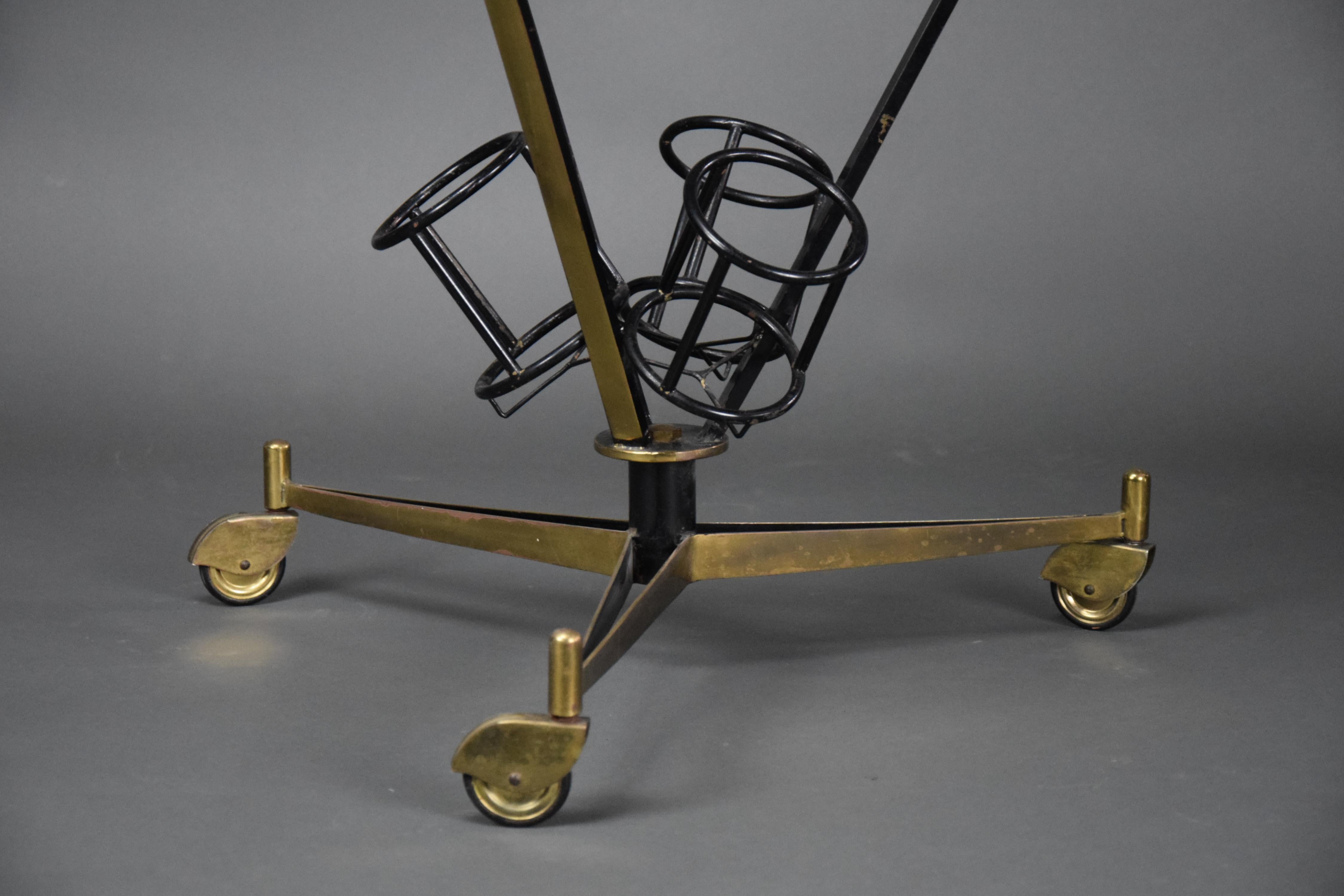 Italian 1960 Brass and Glass Bar Trolley In Good Condition For Sale In Weesp, NL