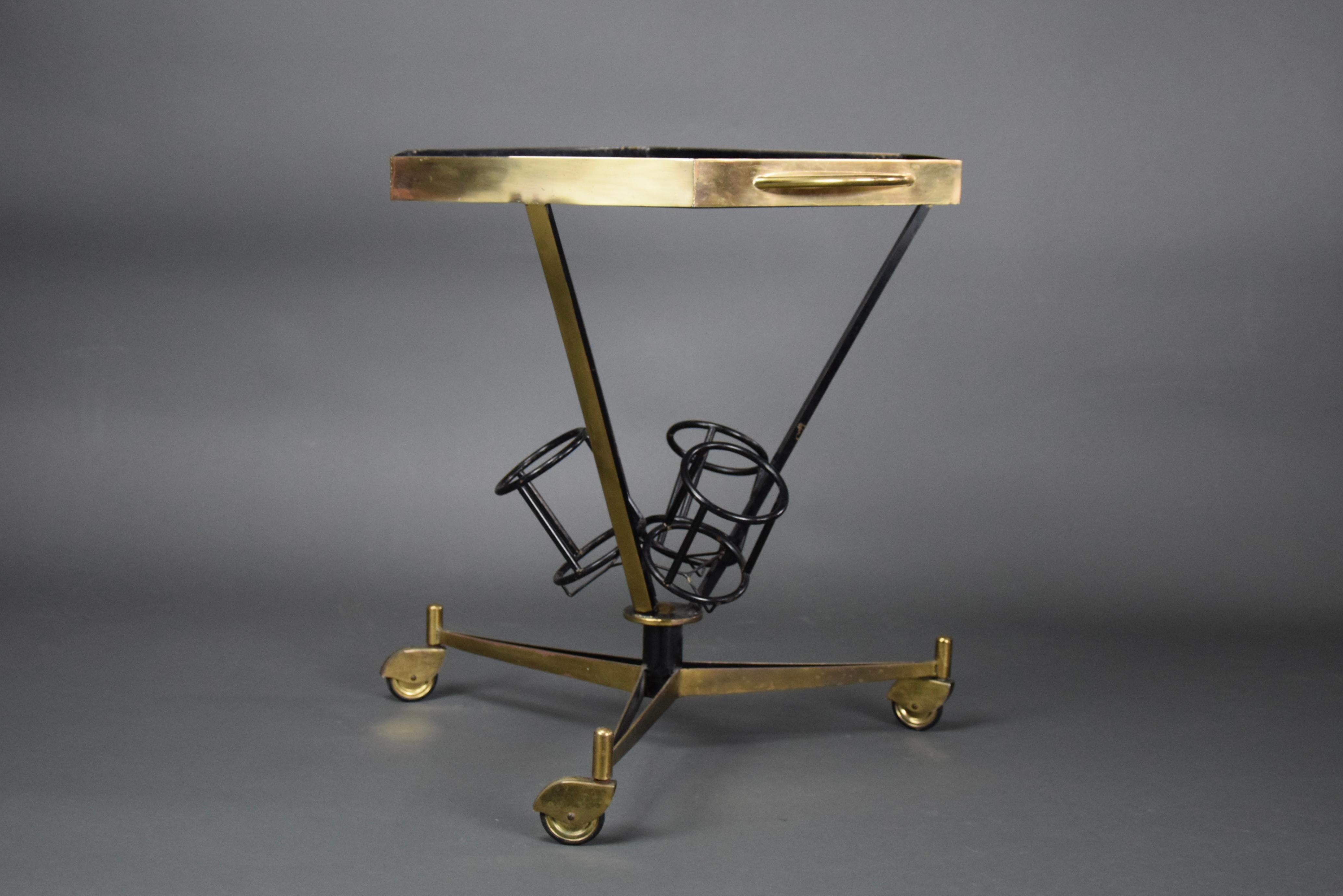 Italian 1960 Brass and Glass Bar Trolley For Sale 2