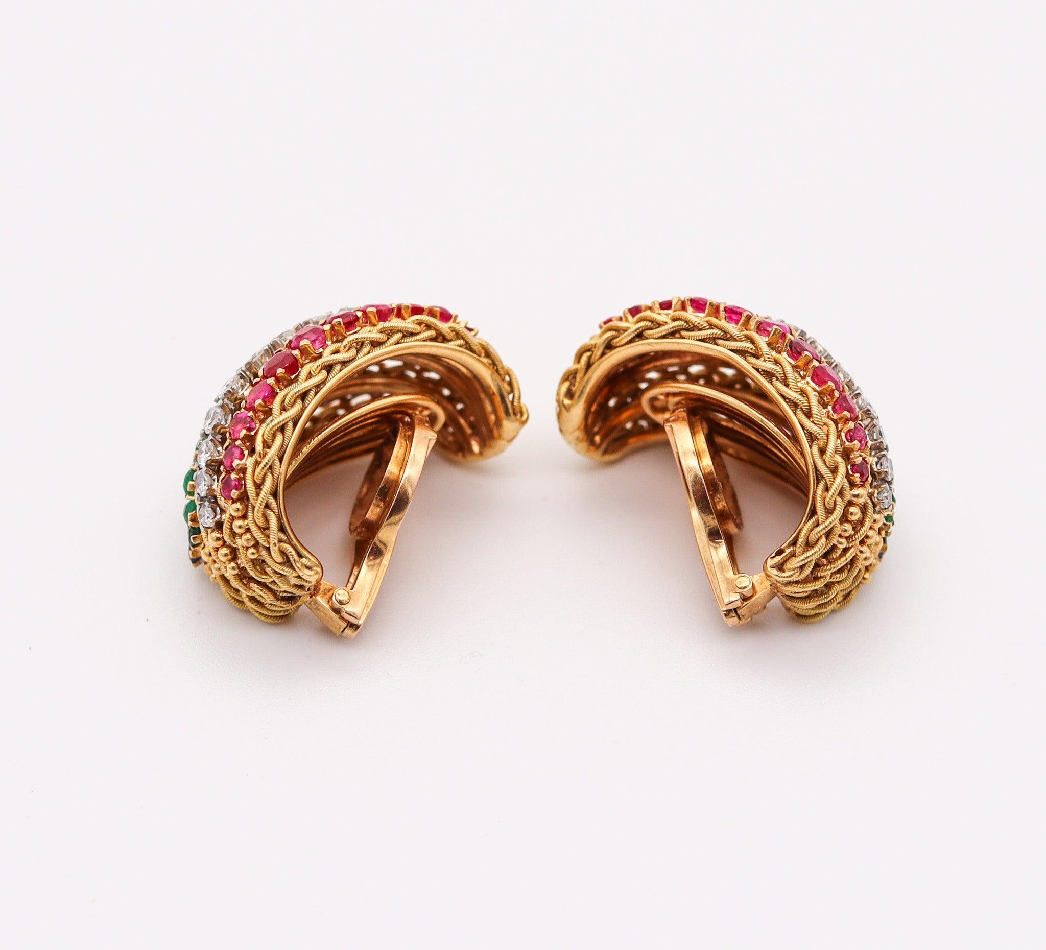 Taille brillant Clips d'oreilles italiens des années 1960 en or 18 carats avec diamants et pierres précieuses de 5,86 carats en vente