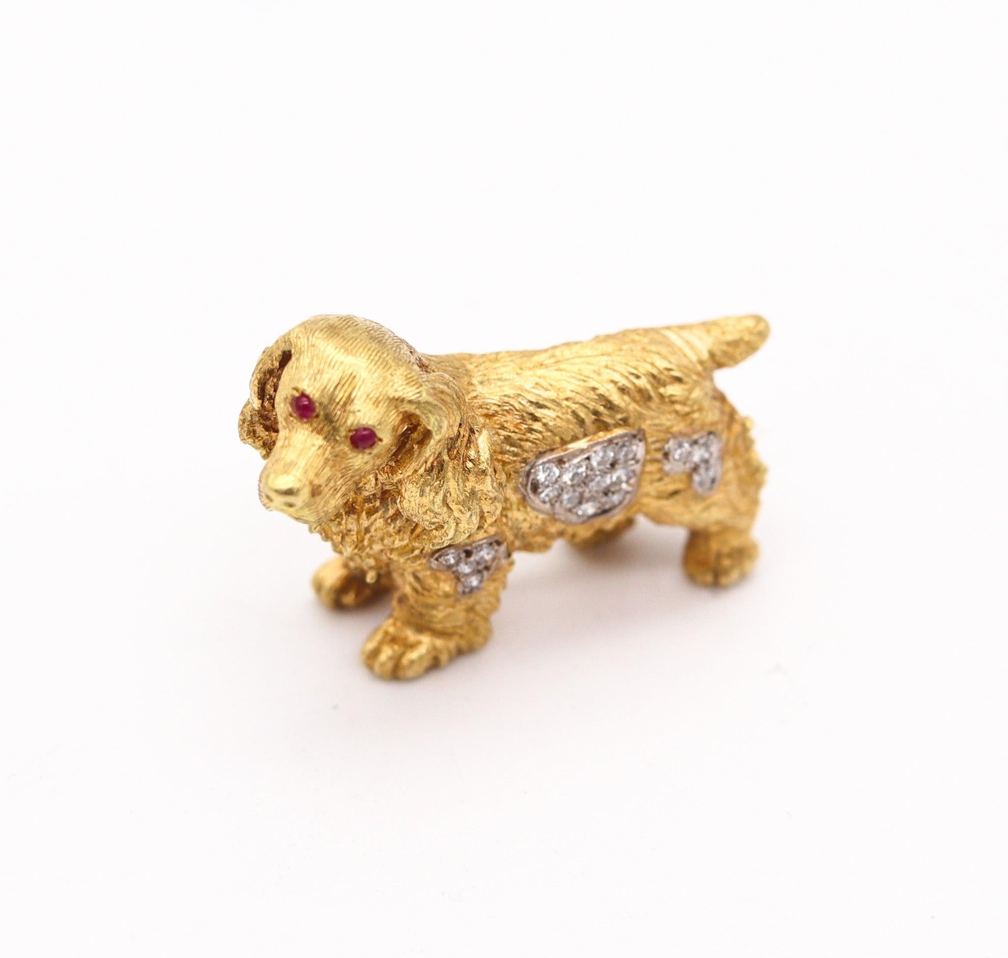 Modernist ITALIAN 1960 Dog Brooch In Solid  18Kt Yellow Gold With Diamonds And Rubies For Sale