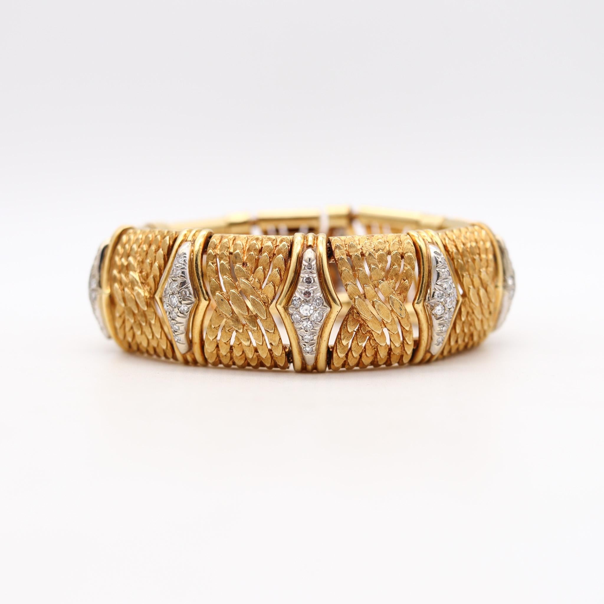 Modernist Italian 1960 Mid Century bracelet In 18Kt Yellow Gold With 1.49 Ctw In Diamonds