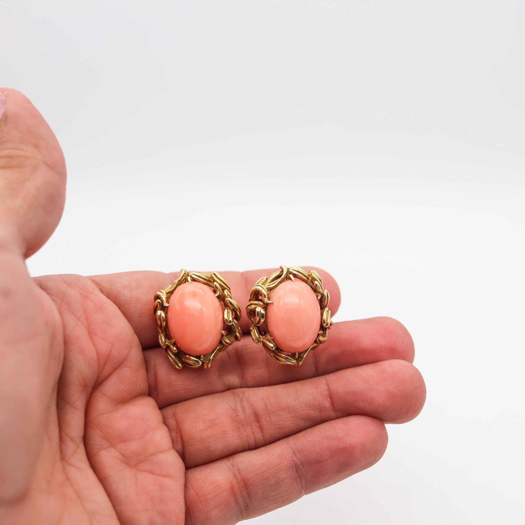 Women's Italian 1960 Mid Century Clips Earrings In 18Kt Yellow Gold With Salmon Coral For Sale