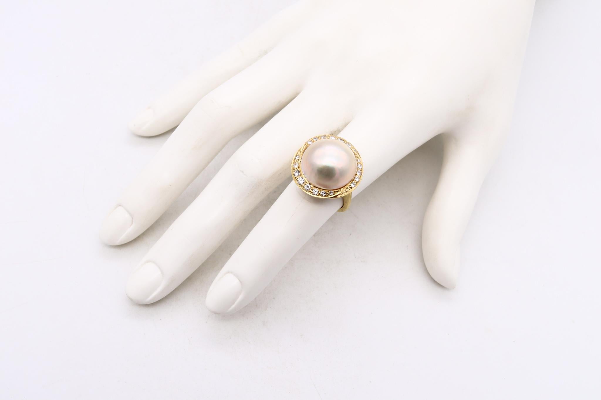 Modernist Italian 1960 Mid Century Cocktail Ring in 18kt Yellow Gold Mobe Pearl & Diamonds For Sale