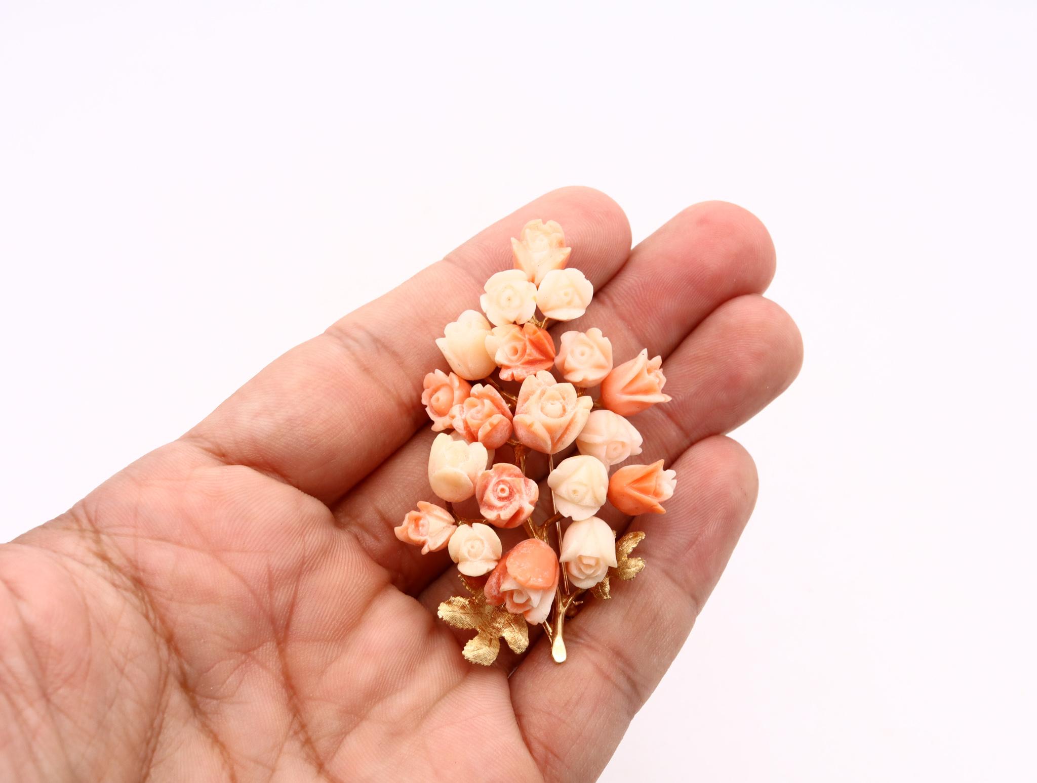 Italian 1960 Mid Century Flowers Bouquet Brooch in 14Kt Yellow Gold with Coral In Excellent Condition For Sale In Miami, FL