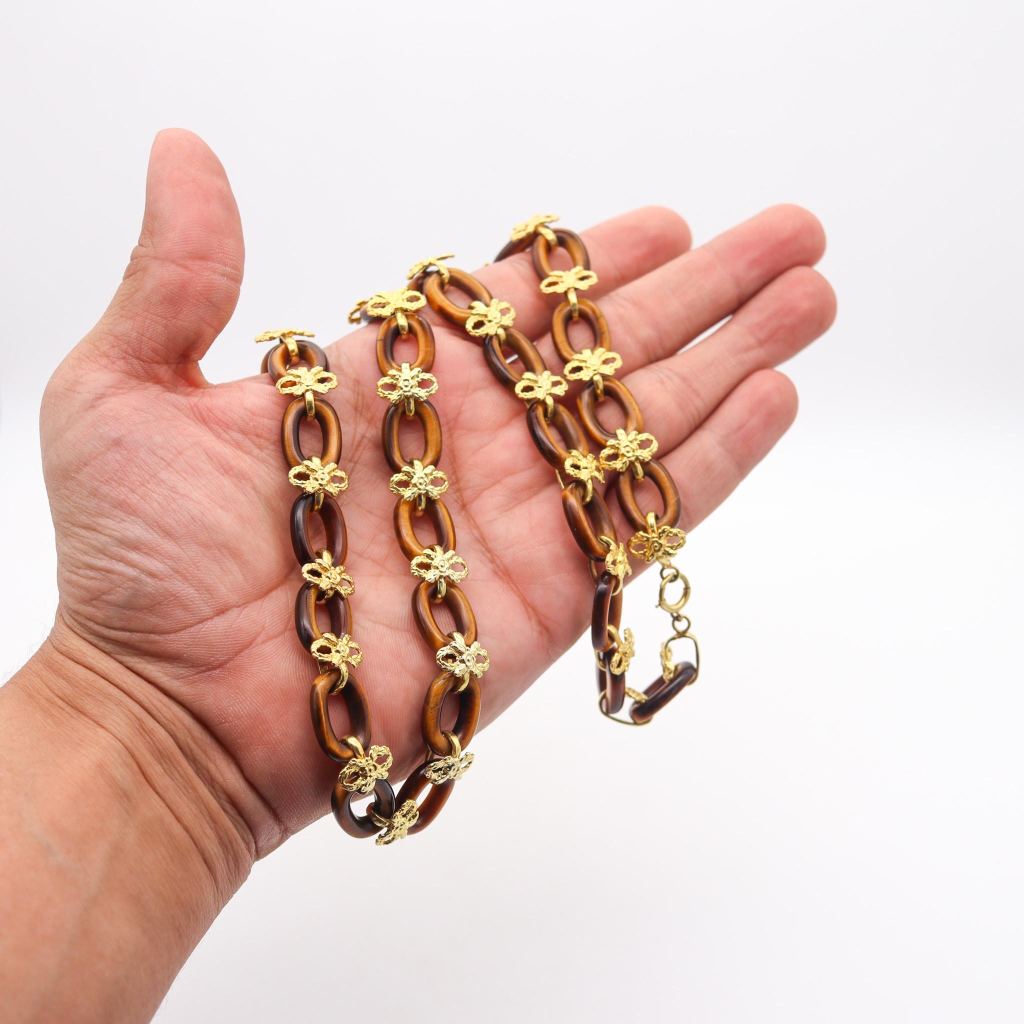 Italian 1960 Mid Century Long Sautoir Necklace In 14Kt Yellow Gold & Tiger Eye In Excellent Condition For Sale In Miami, FL