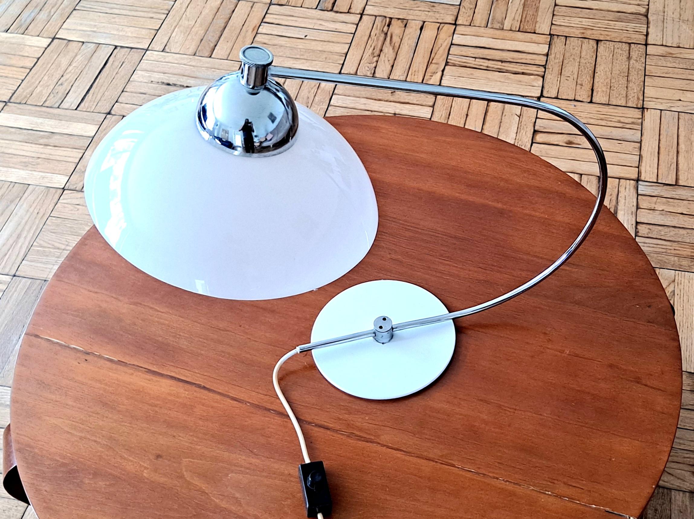 Italian original 1960s table lamp .Built in light dimer. 