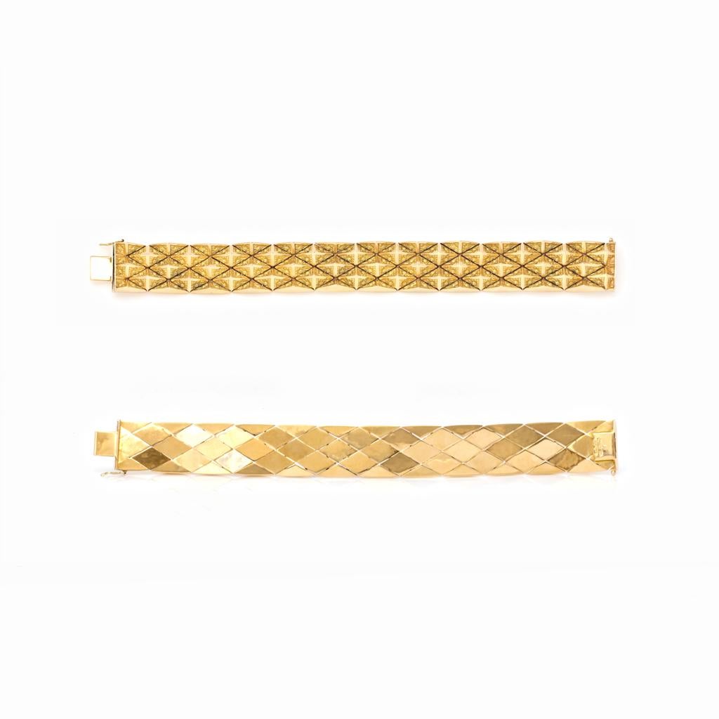 Italian 1960s 18 Karat Yellow Gold Pyramidal Link Bracelet In Good Condition For Sale In Miami, FL