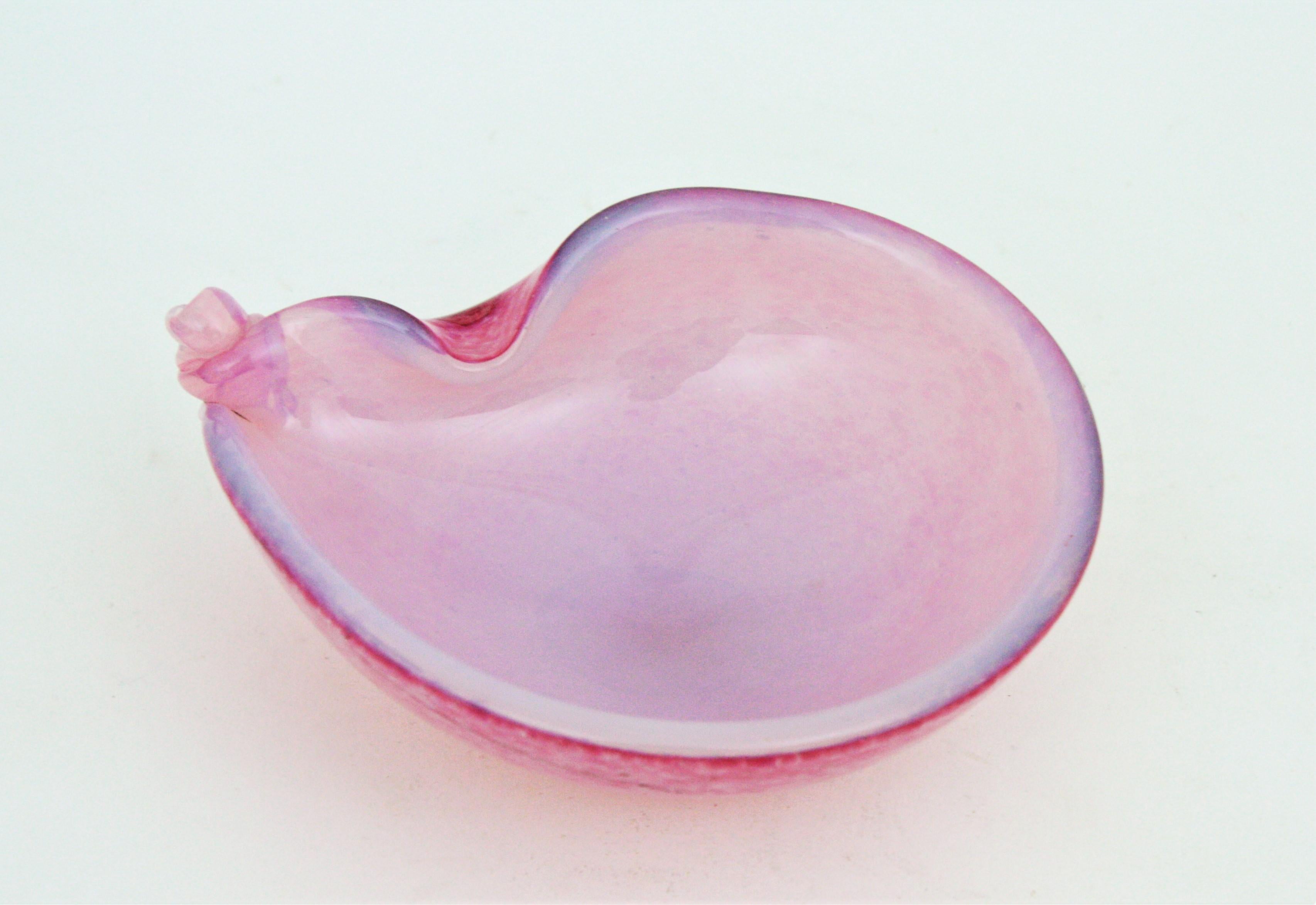 Italian Archimede Seguso Murano Glass Opalescent Pink White Sea Shell Bowl, Italy, 1960s For Sale