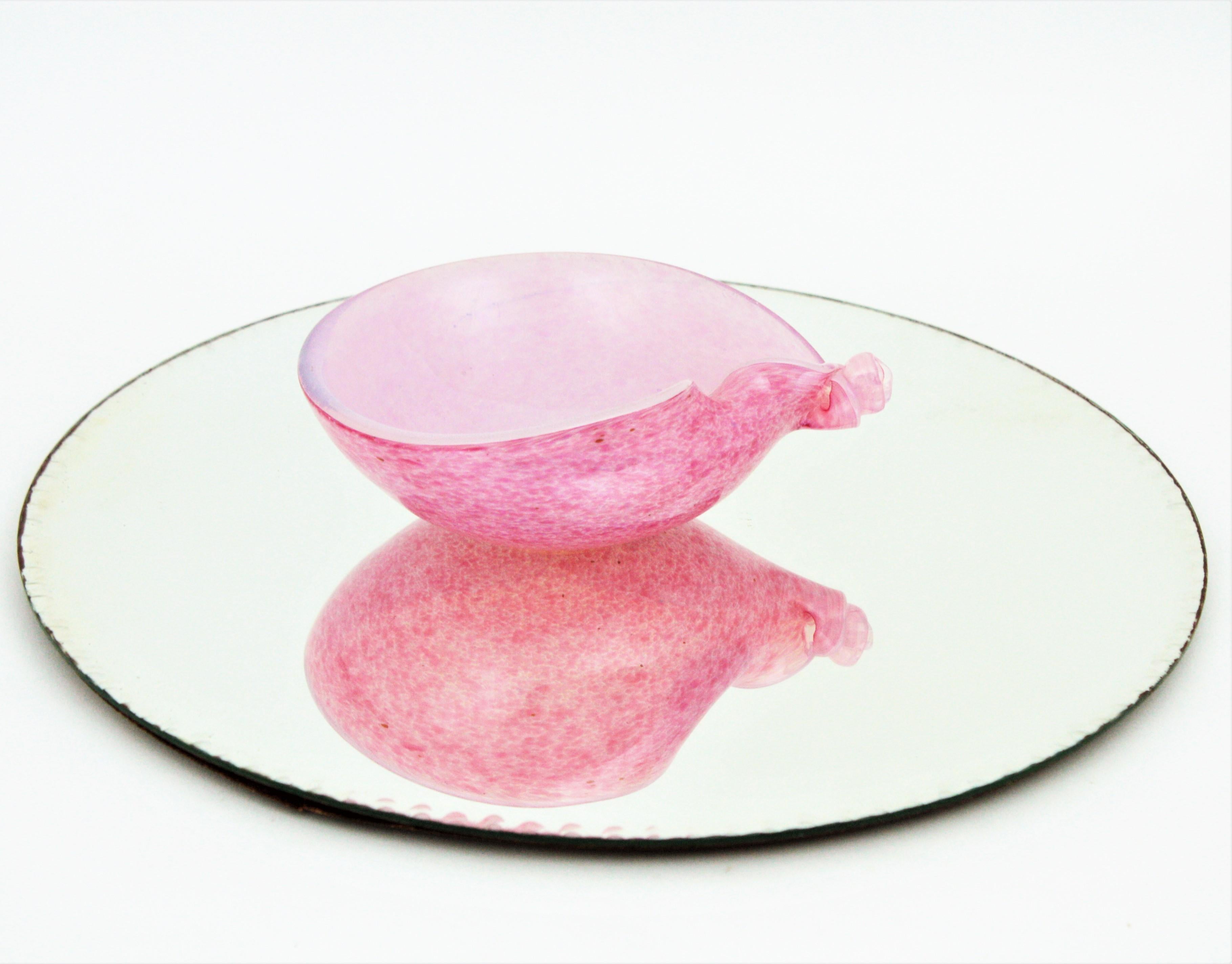 Archimede Seguso Murano Glass Opalescent Pink White Sea Shell Bowl, Italy, 1960s For Sale 1