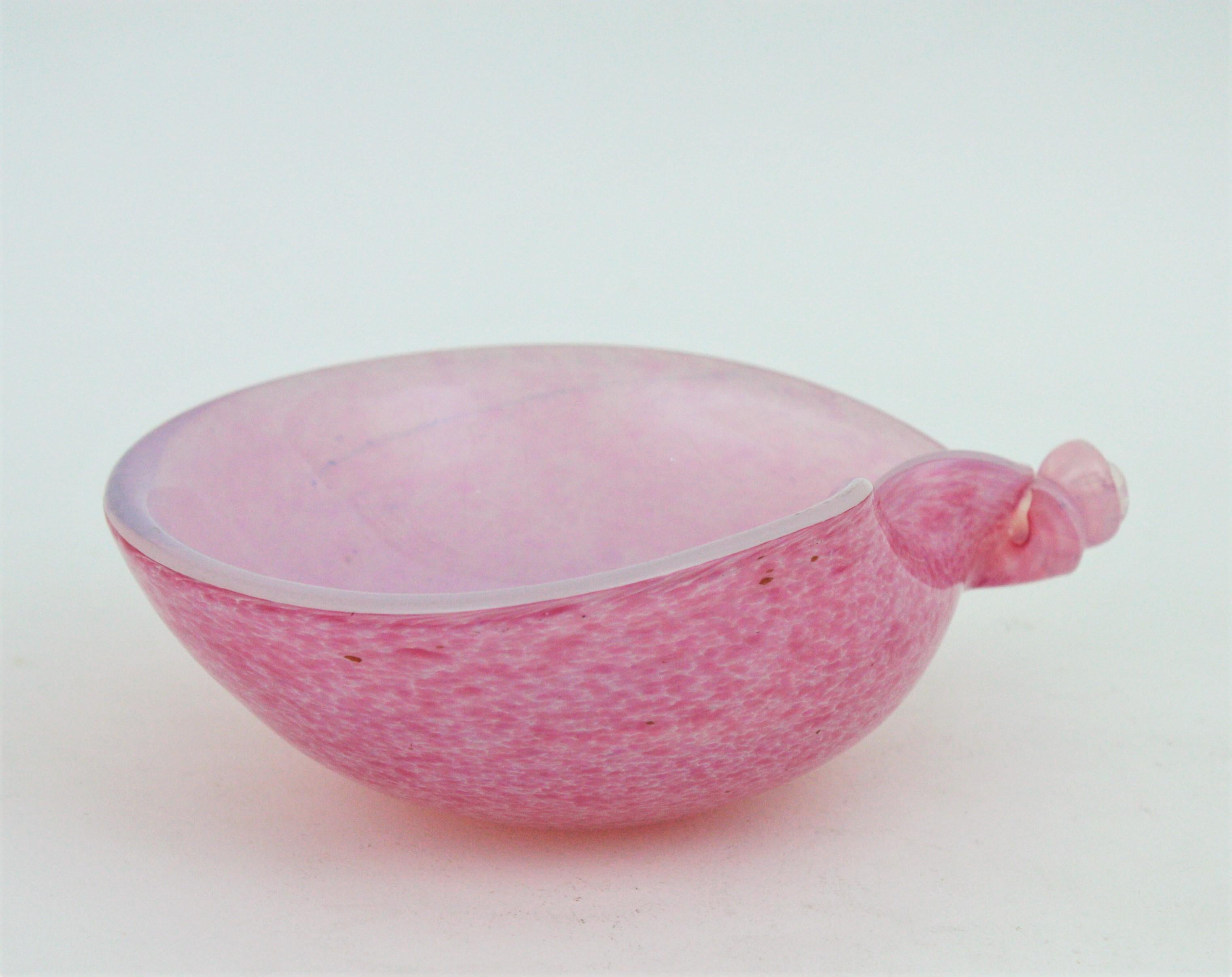 Archimede Seguso Murano Glass Opalescent Pink White Sea Shell Bowl, Italy, 1960s For Sale 2
