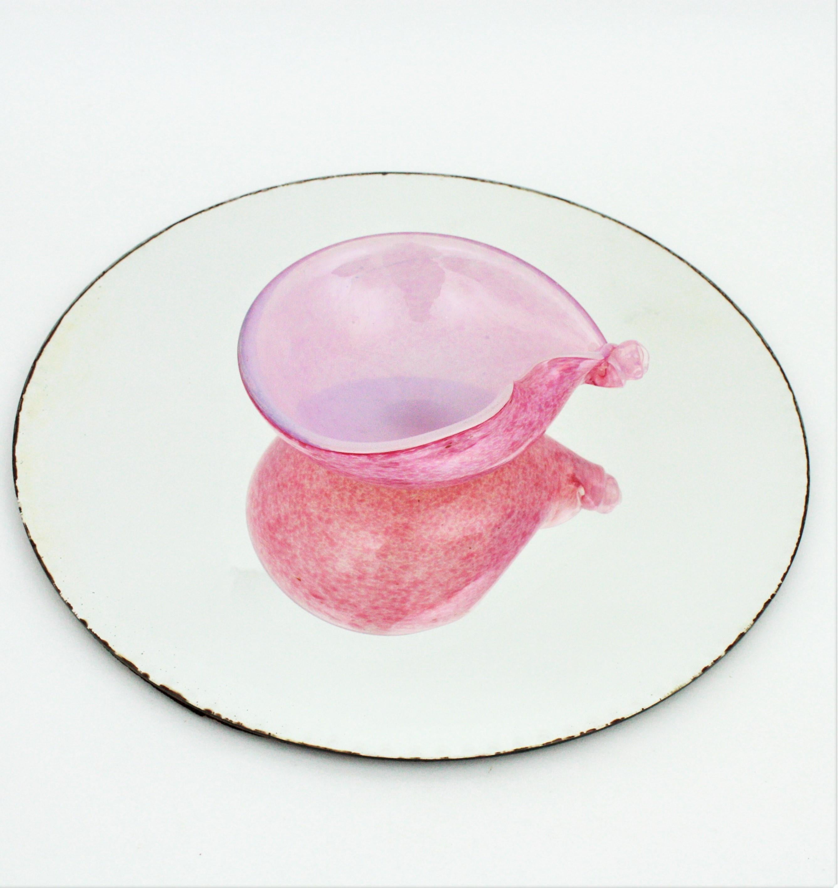 Archimede Seguso Murano Glass Opalescent Pink White Sea Shell Bowl, Italy, 1960s For Sale 3