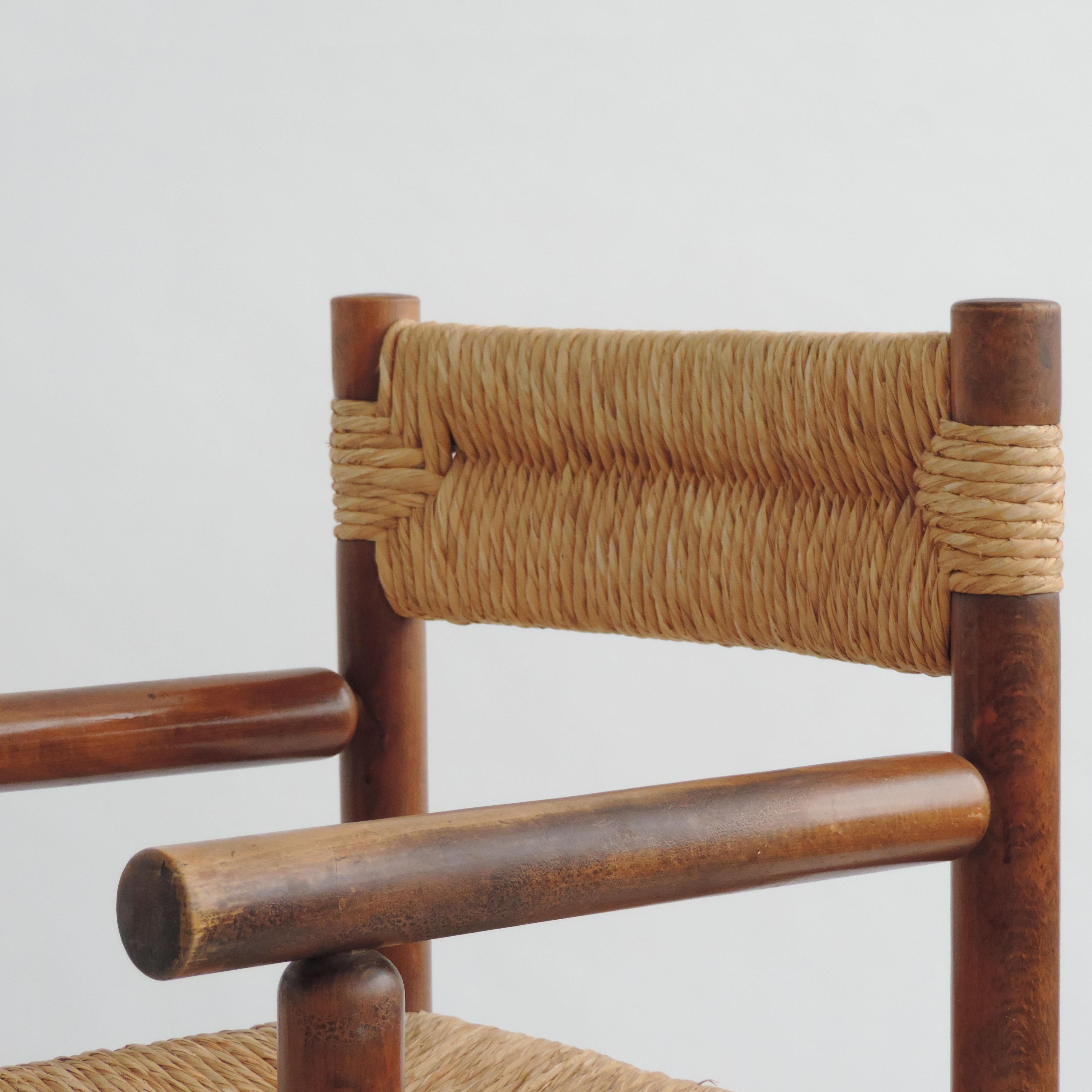 Mid-Century Modern Italian 1960s Armchair in Straw and Wood in the Style of Charlotte Perriand For Sale
