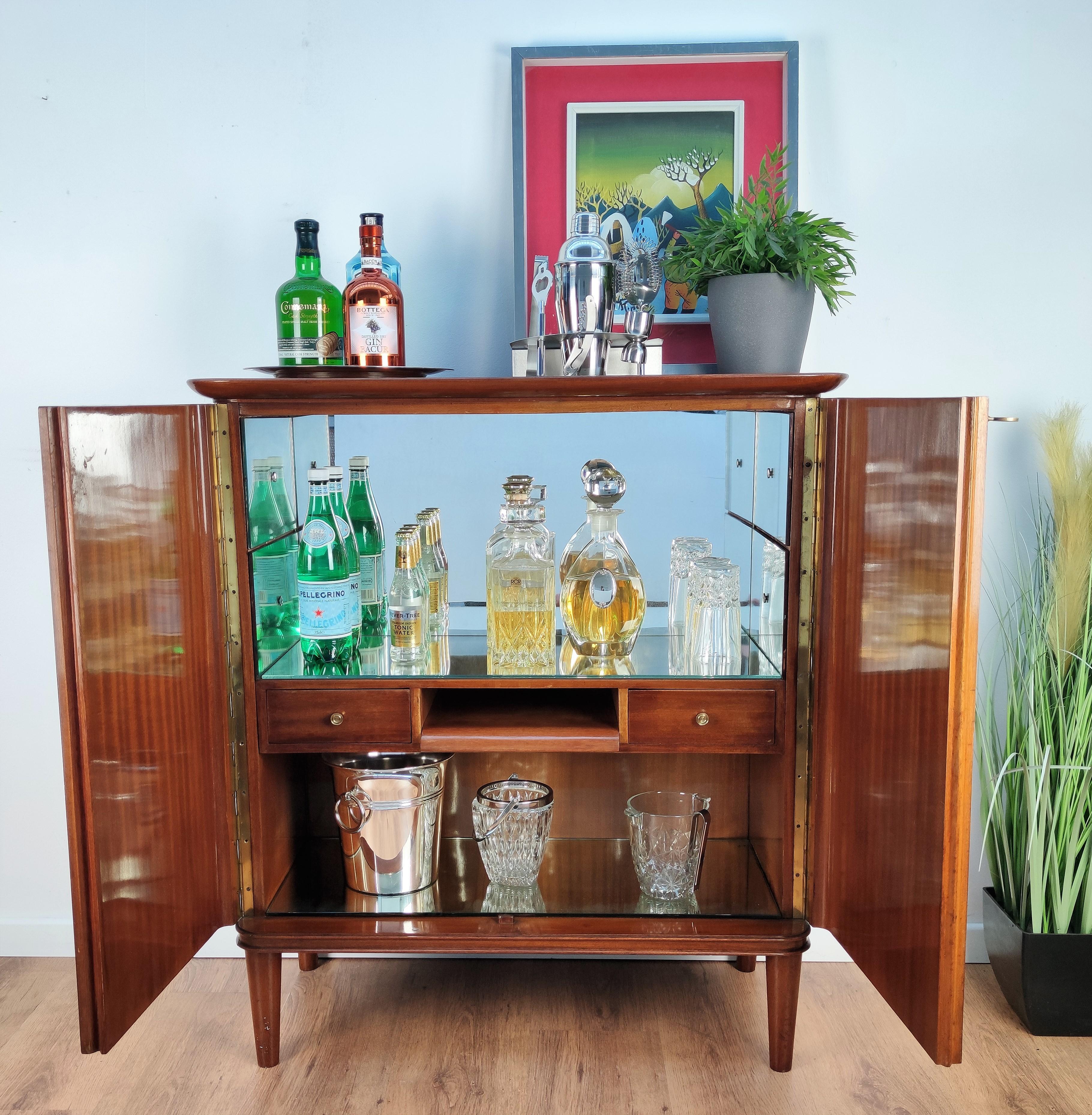 20th Century Italian 1960s Art Deco Midcentury Walnut Veneer and Mirror Dry Bar Cabinet