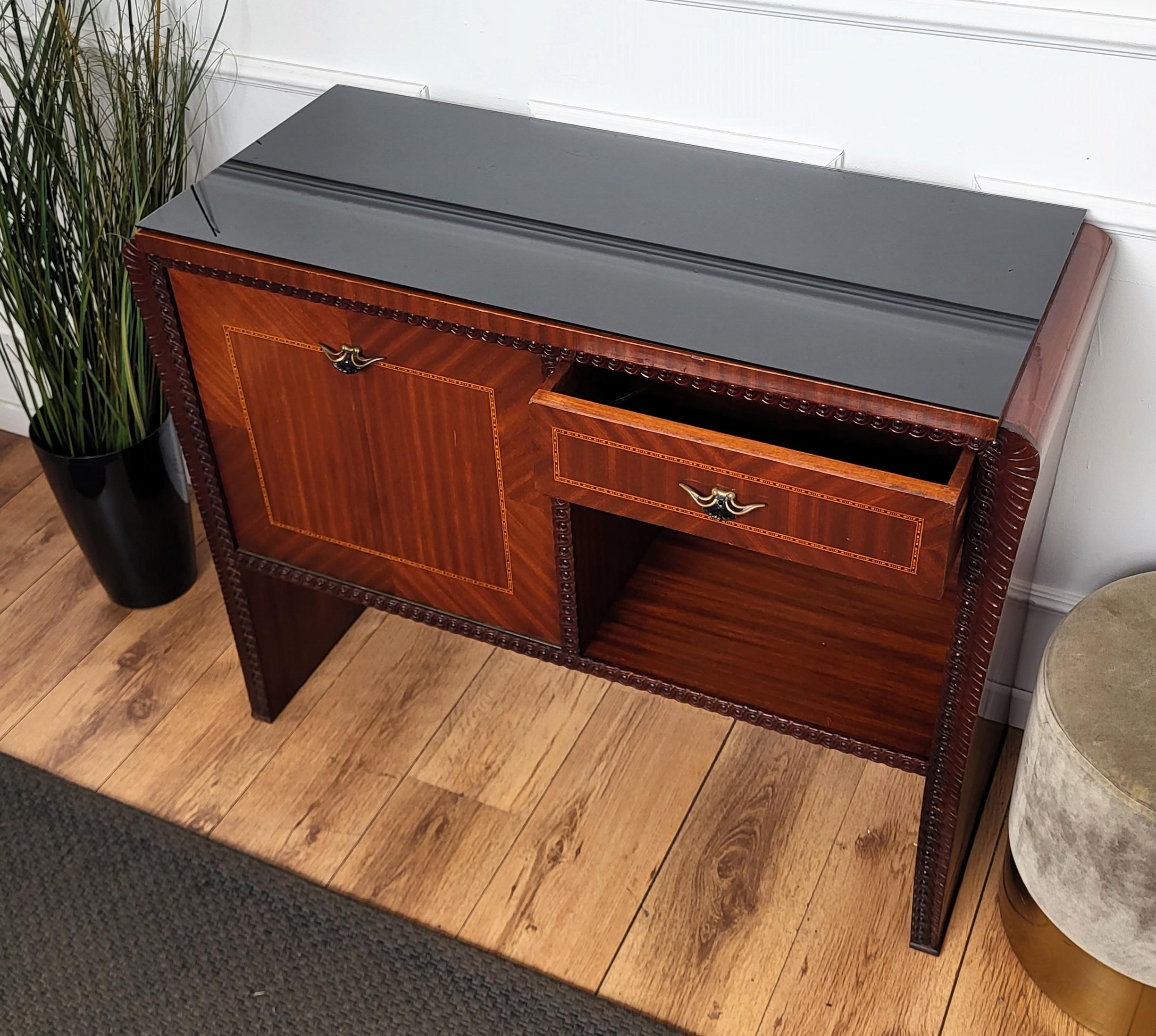 20ième siècle Italian 1960s Art Deco Midcentury Waterfall Wood Mirror Mosaic Dry Bar Cabinet en vente