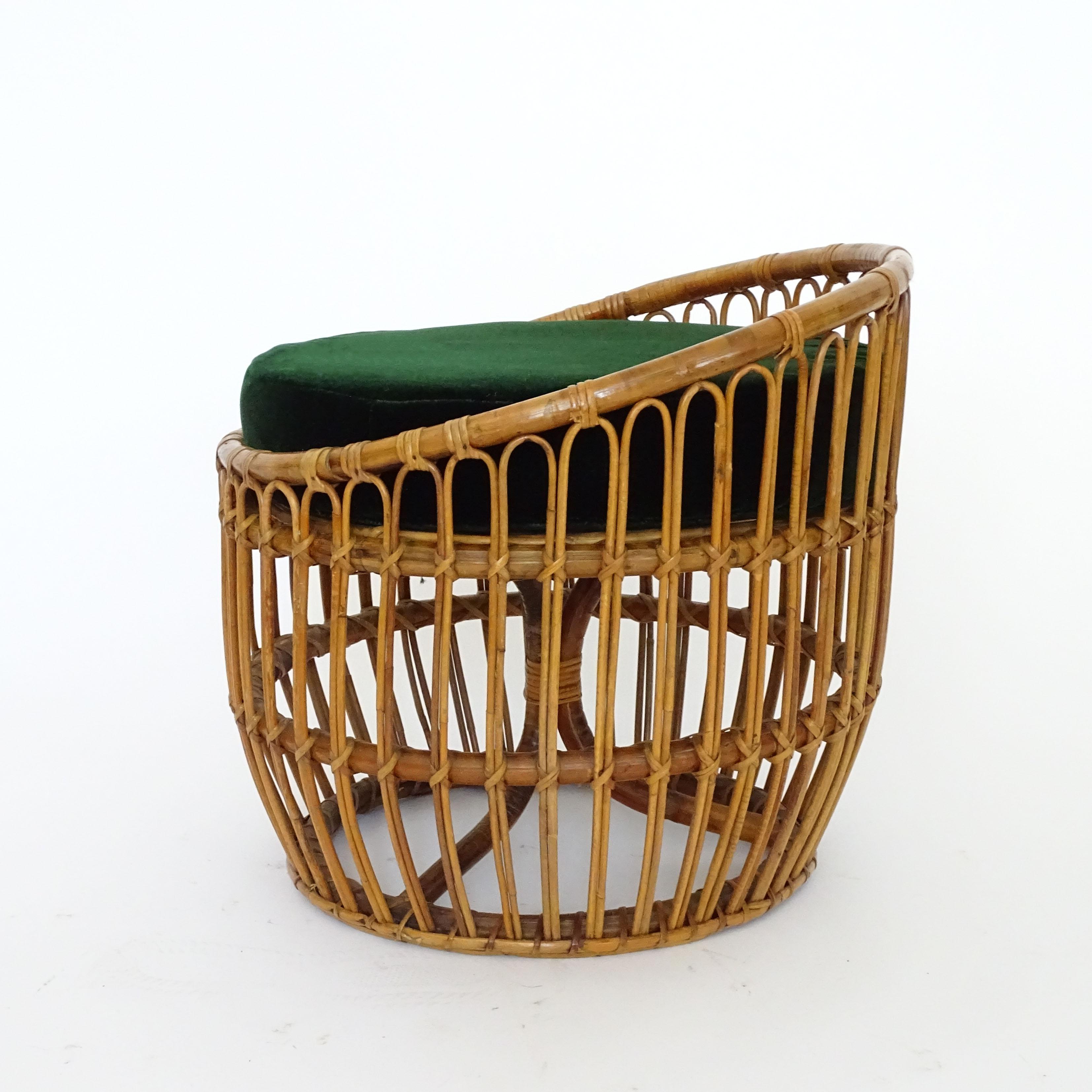 Italian 1960s Bamboo and Wicker Stool with a Green Velvet Cushion In Excellent Condition For Sale In Milan, IT