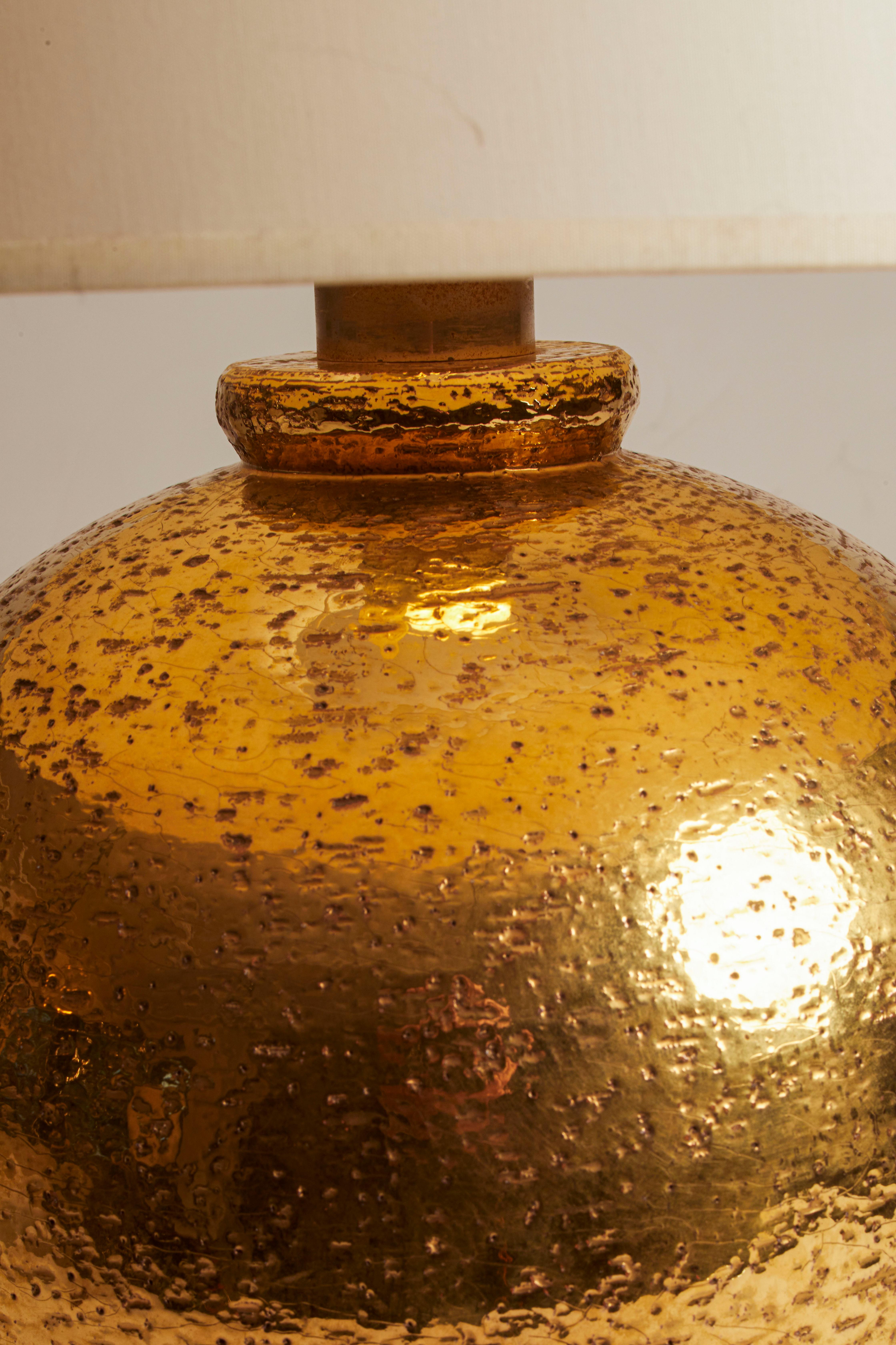 Italienische 1960er Bitossi Vergoldete Keramik Lampe (Mitte des 20. Jahrhunderts) im Angebot