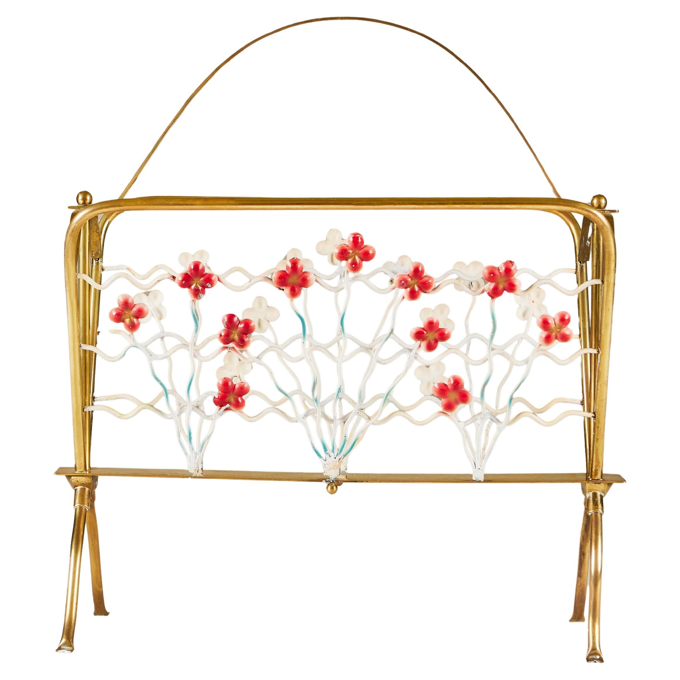 Ottone Portariviste italiano anni '60 in ottone con fiori in vendita