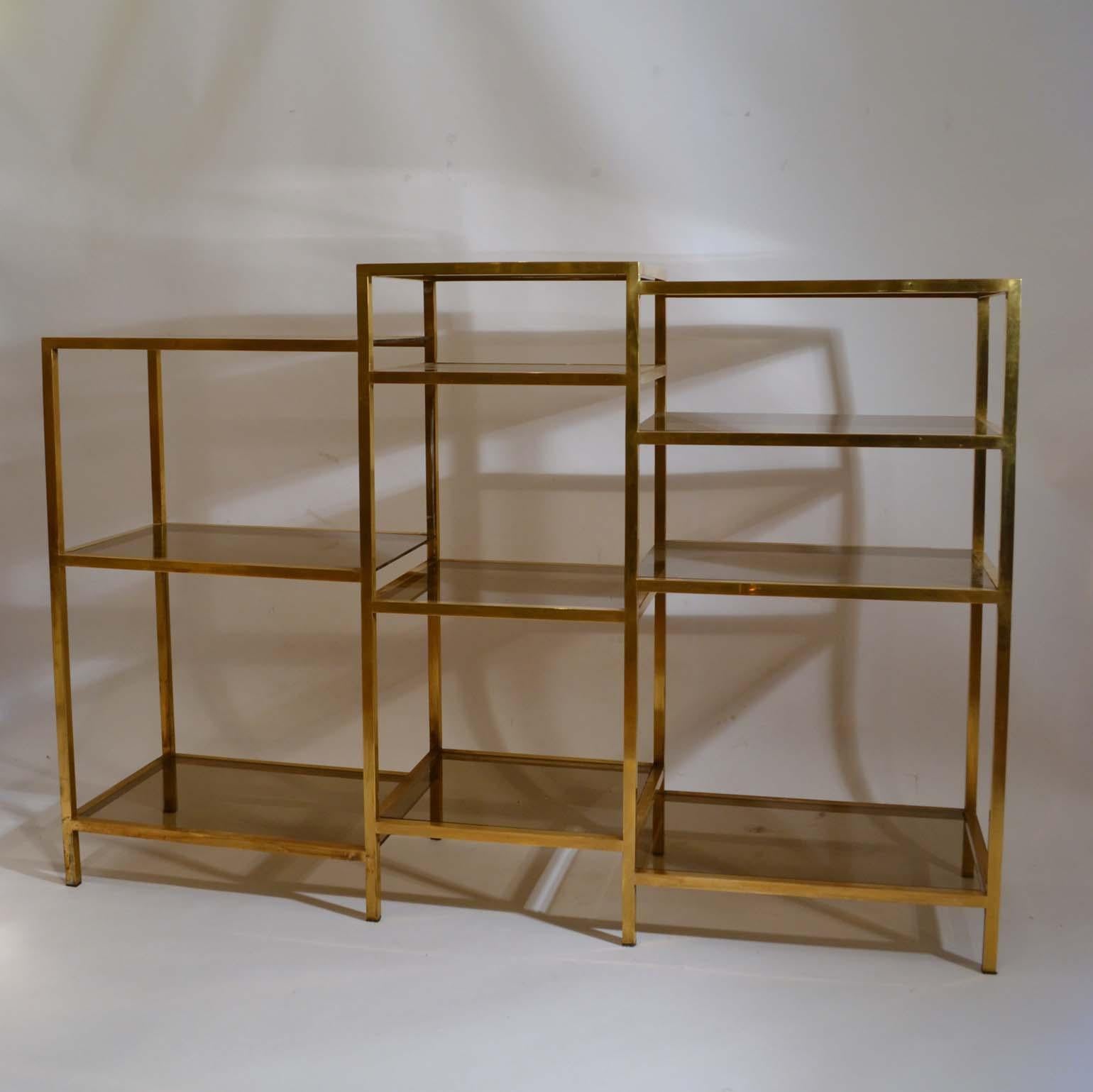 Italian 1960s Brass Multileveled Étagère Shelving Unit Attributed by Romeo Rega In Good Condition In London, GB
