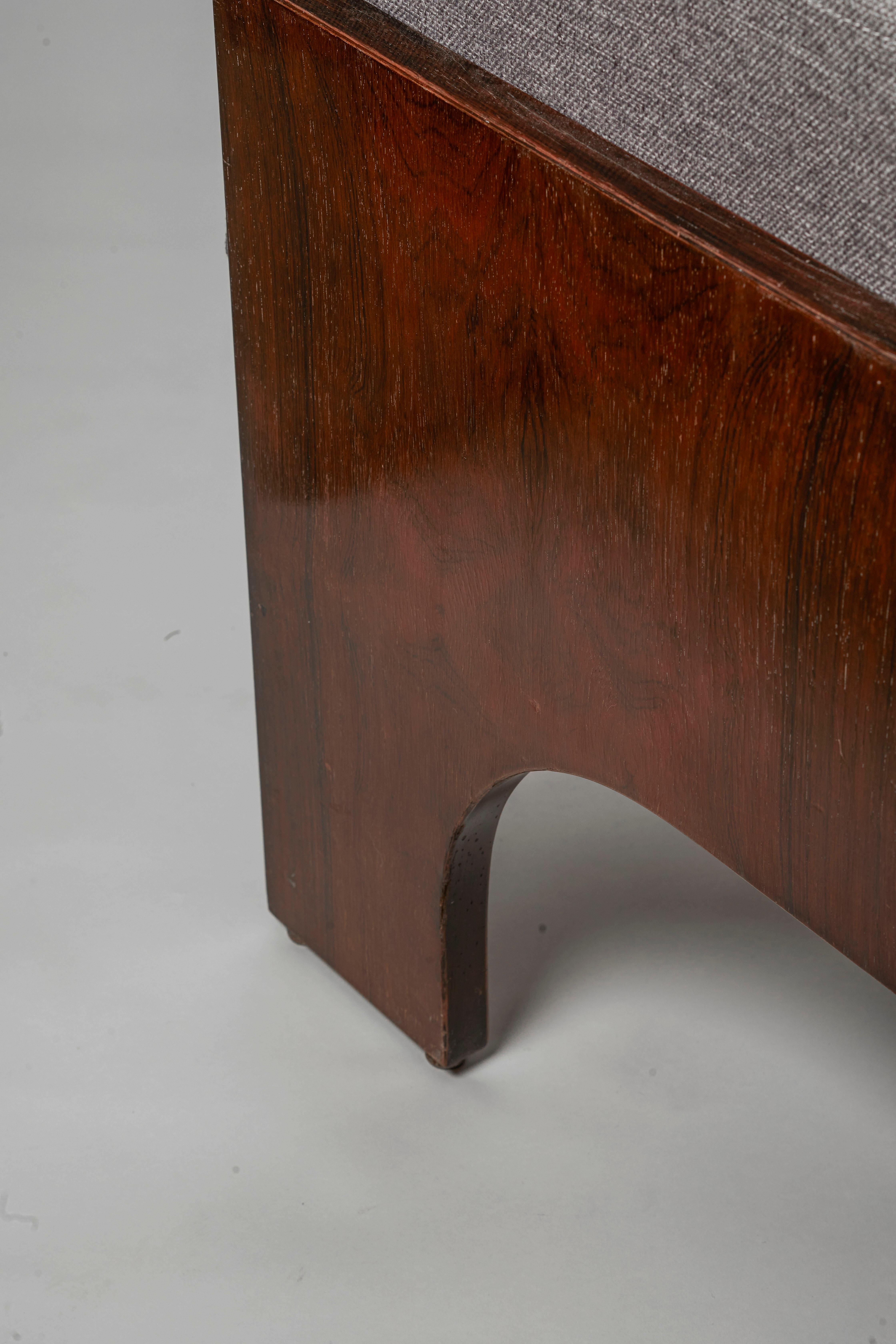 Mid-20th Century 1960's Italy Claudio Salocchi for Sormani Rosewood Settee For Sale