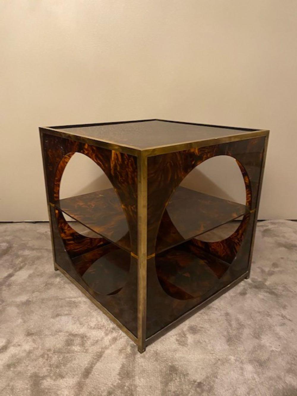 Hand-Crafted Italian 1960s Coffee Table In Plexiglass And Brass Romeo Rega Style For Sale