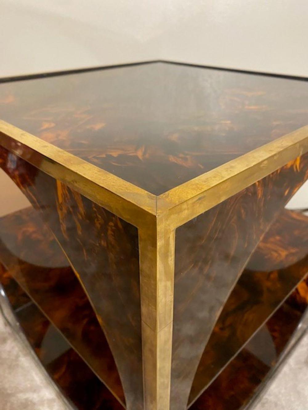Hand-Crafted Italian 1960s Coffee Table In Plexiglass And Brass Romeo Rega Style For Sale