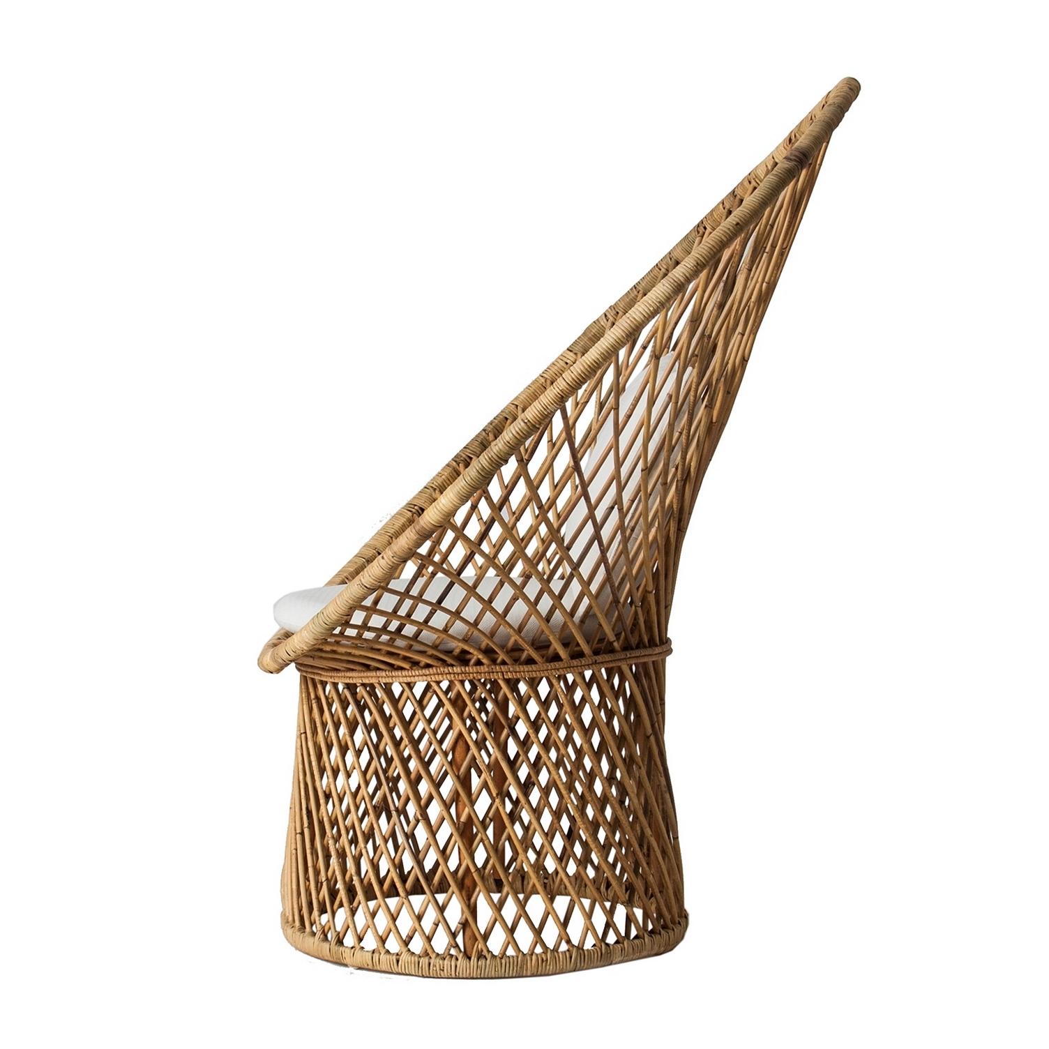 Italian Design armchair with a natural rattan airy structure.