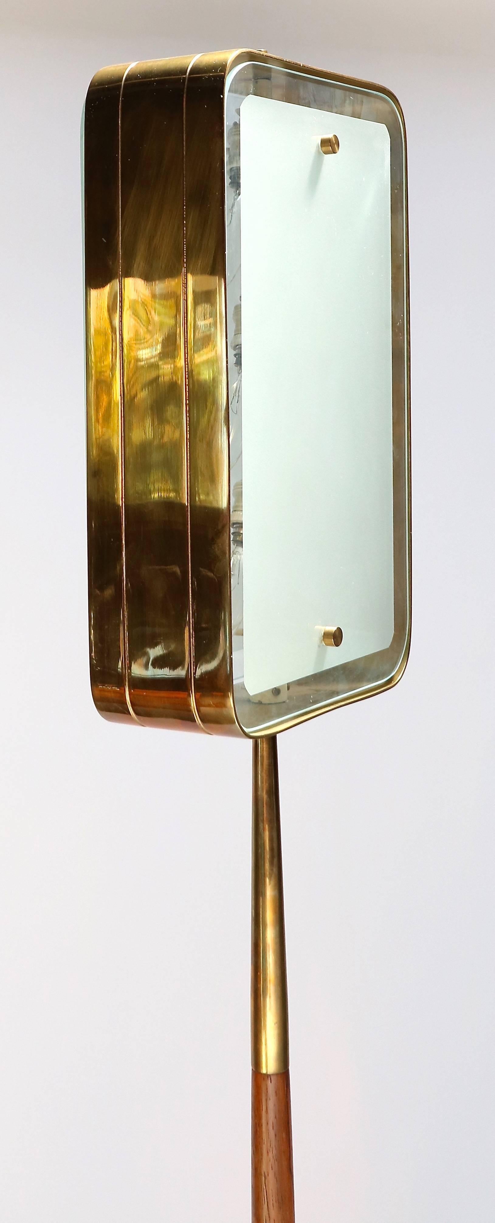 Mid-20th Century Italian 1960s Fontana Arte Style Glass and Brass Floor Lamp