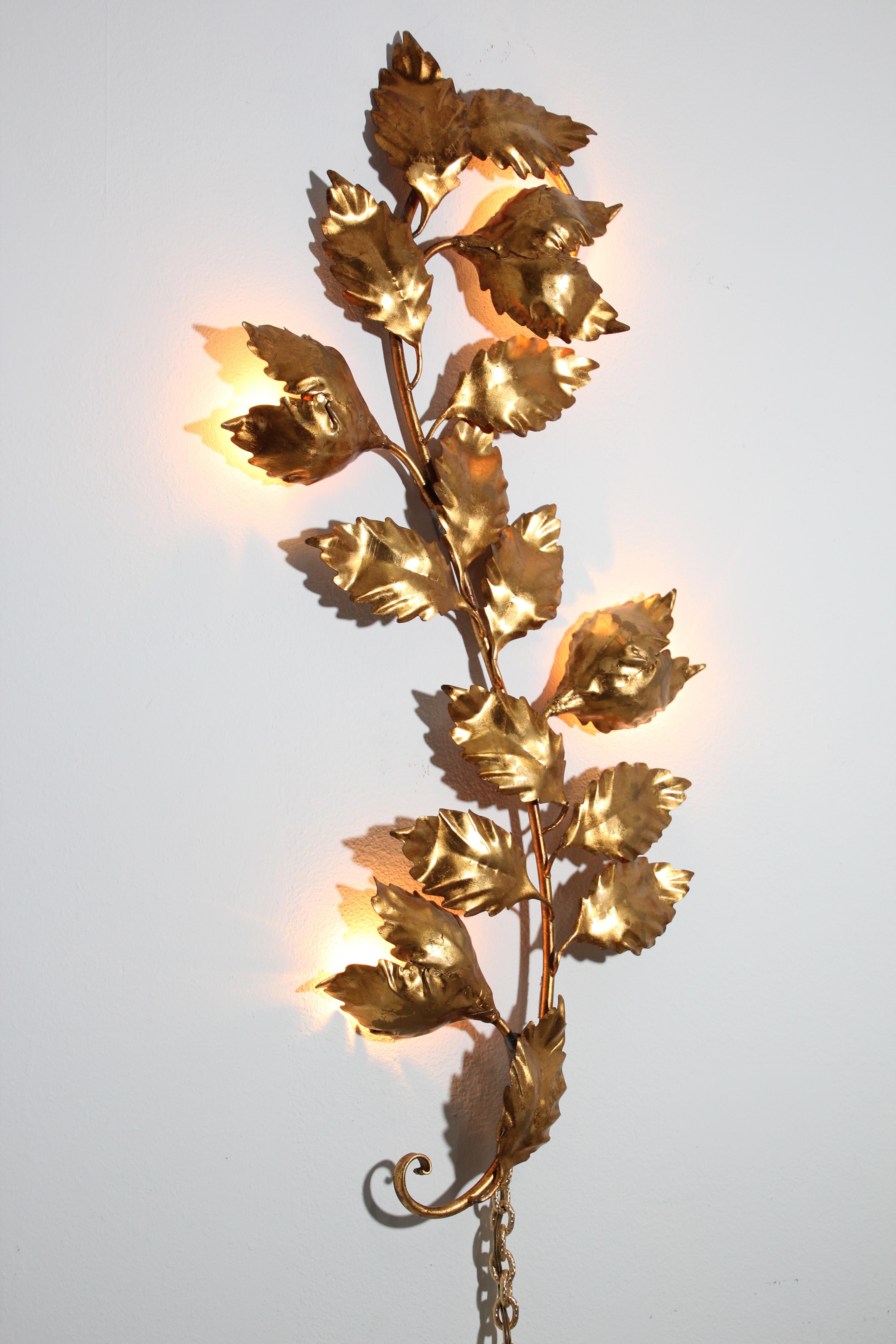 Italian 1960s Hollywood Regency Gilt Metal Wall Sconce, by Hans Kogl For Sale 9