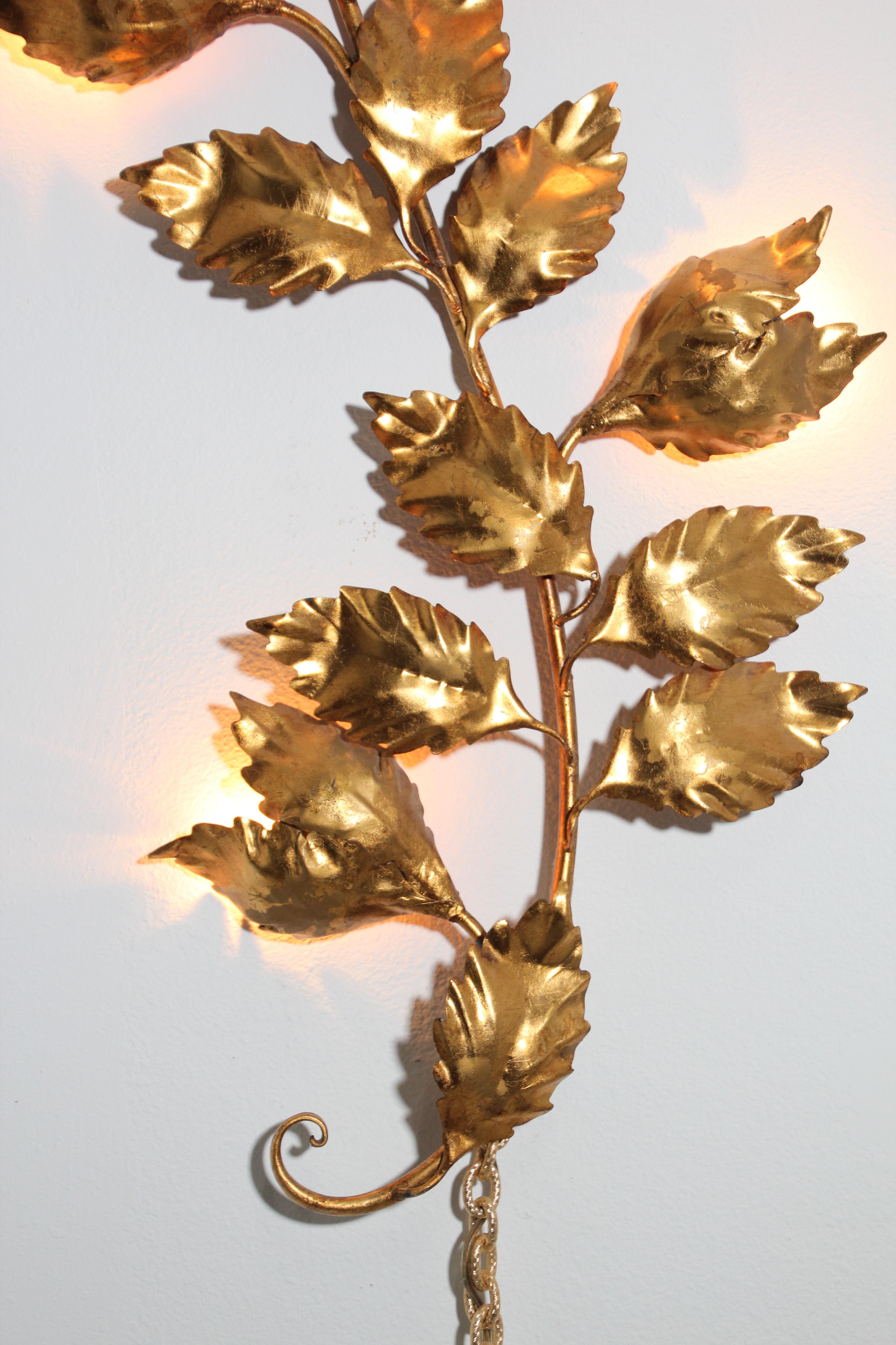 Italian 1960s Hollywood Regency Gilt Metal Wall Sconce, by Hans Kogl For Sale 11