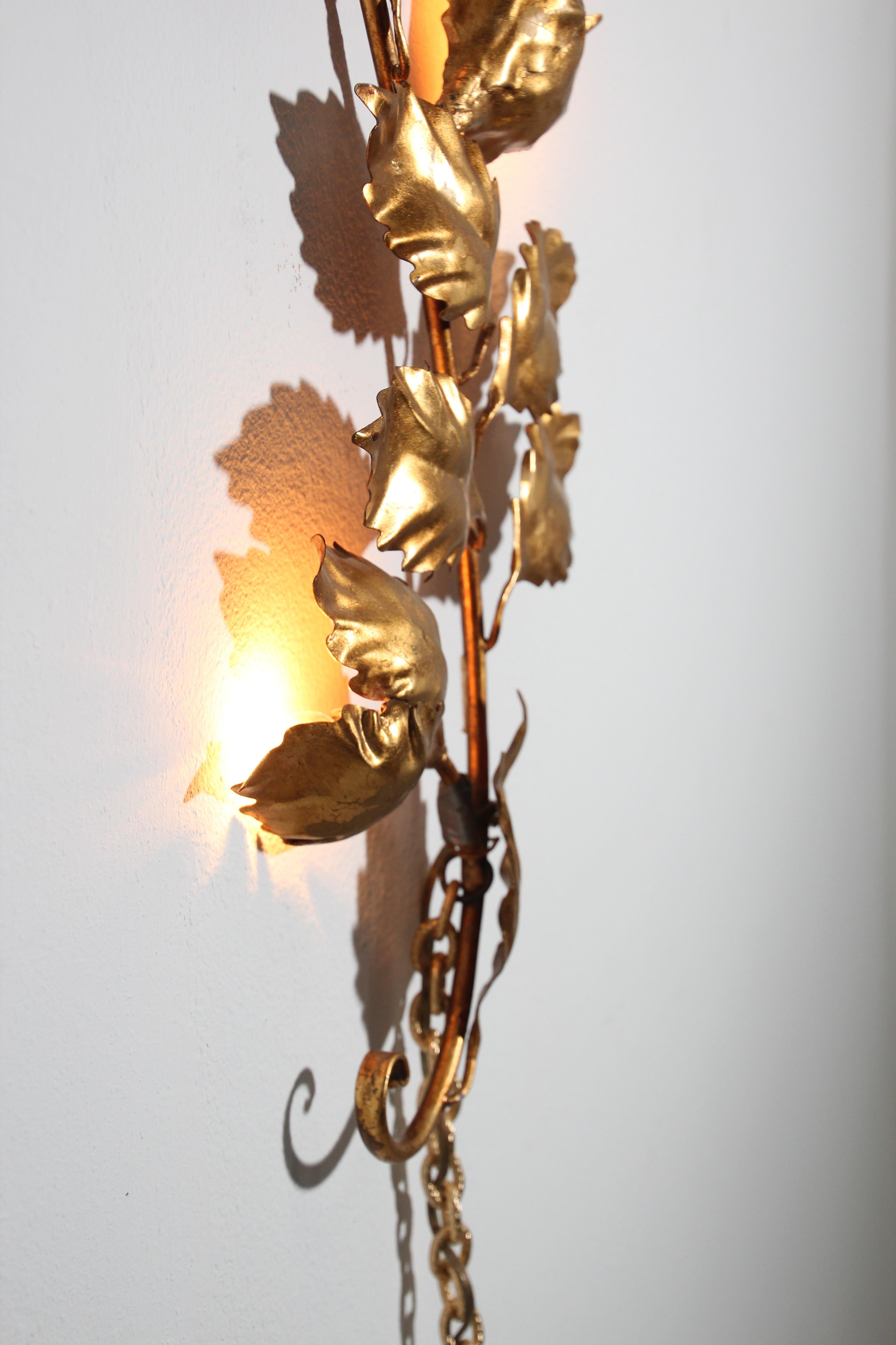 Italian 1960s Hollywood Regency Gilt Metal Wall Sconce, by Hans Kogl In Good Condition For Sale In North Hollywood, CA