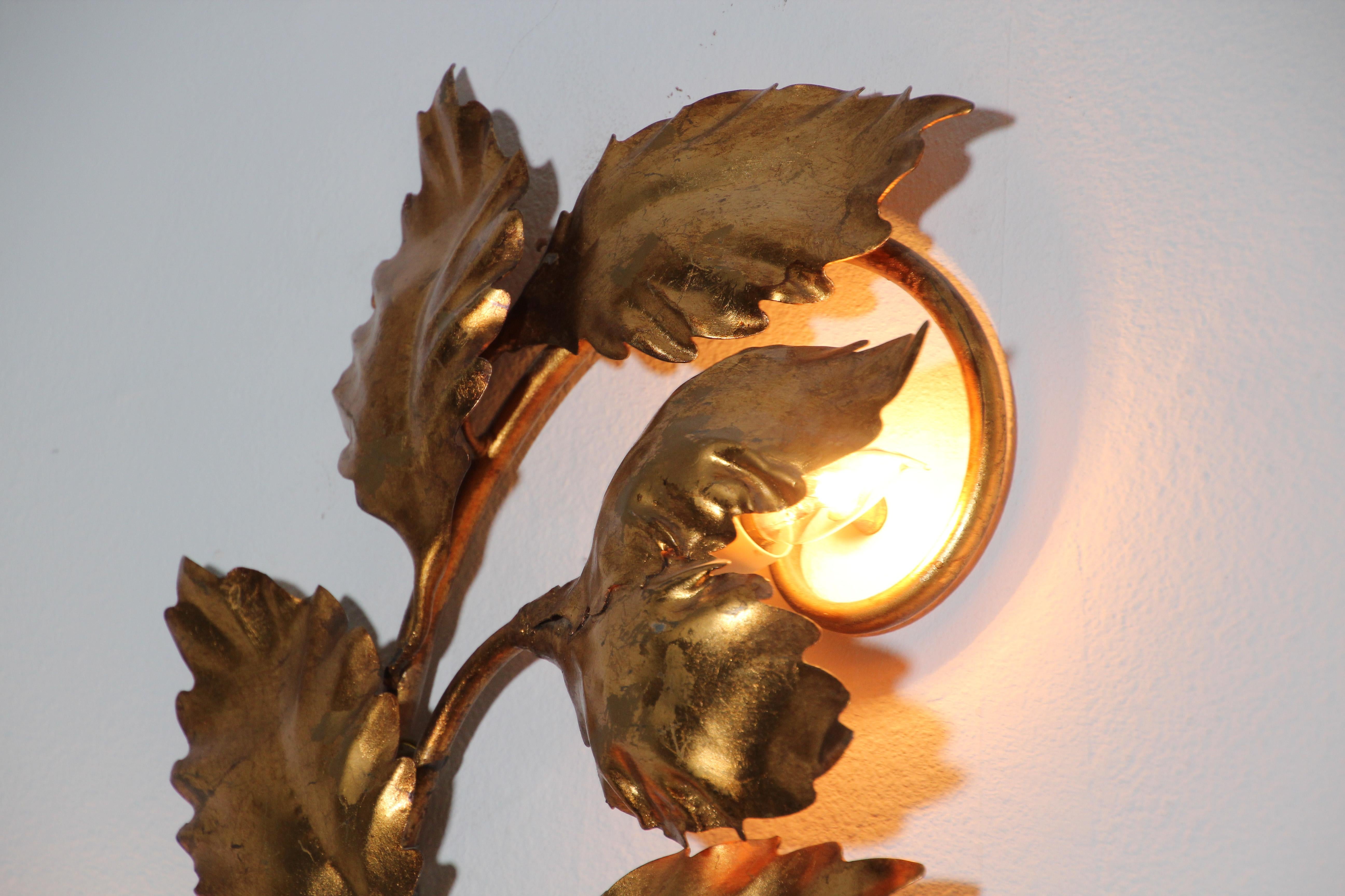 20th Century Italian 1960s Hollywood Regency Gilt Metal Wall Sconce, by Hans Kogl For Sale