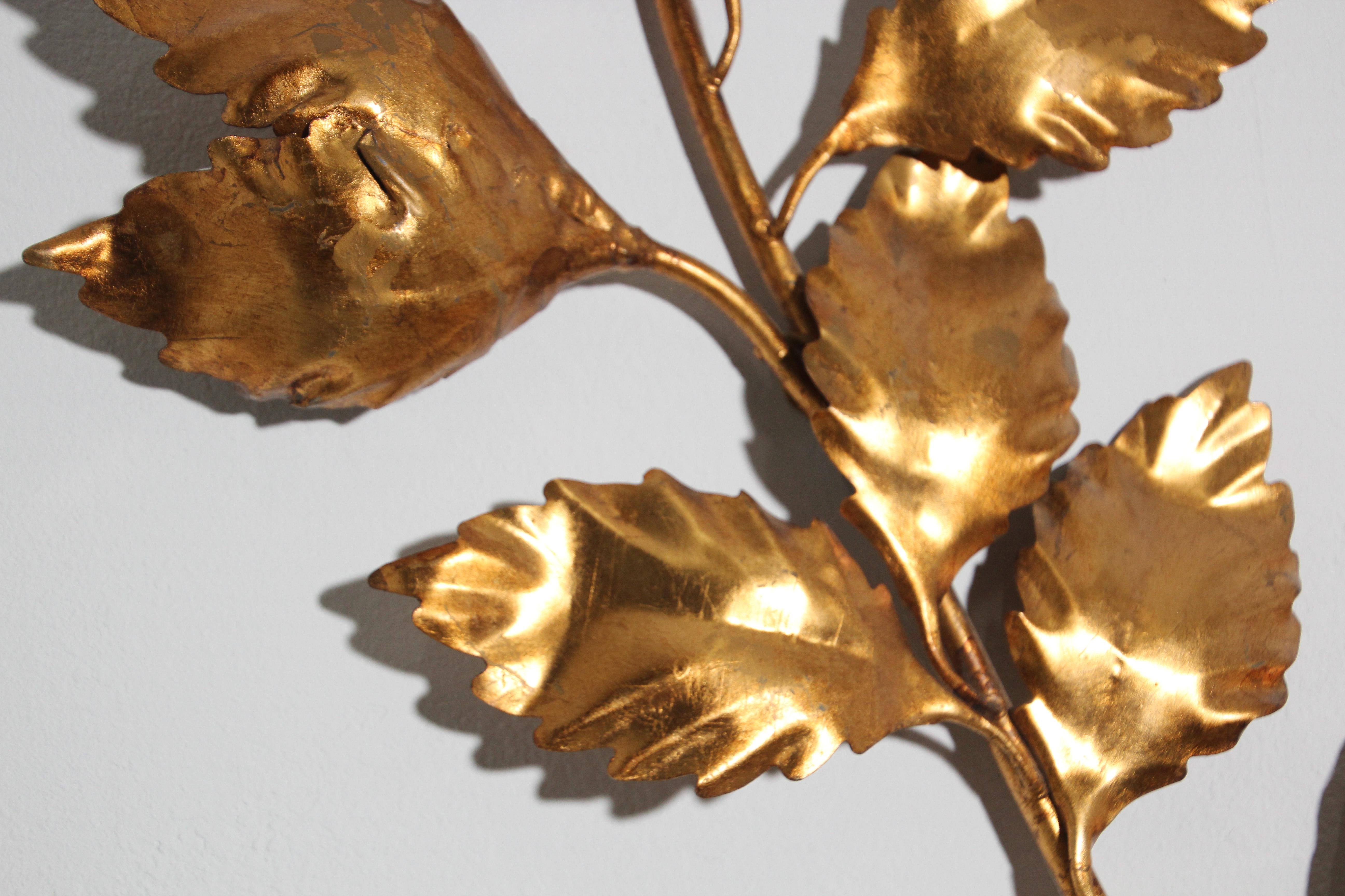 Italian 1960s Hollywood Regency Gilt Metal Wall Sconce, by Hans Kogl For Sale 4