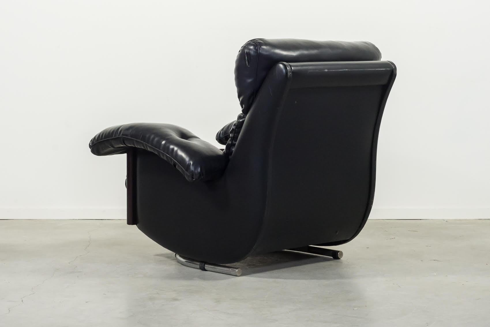 Mid-Century Modern Italian 1960s Lounge Seat For Sale
