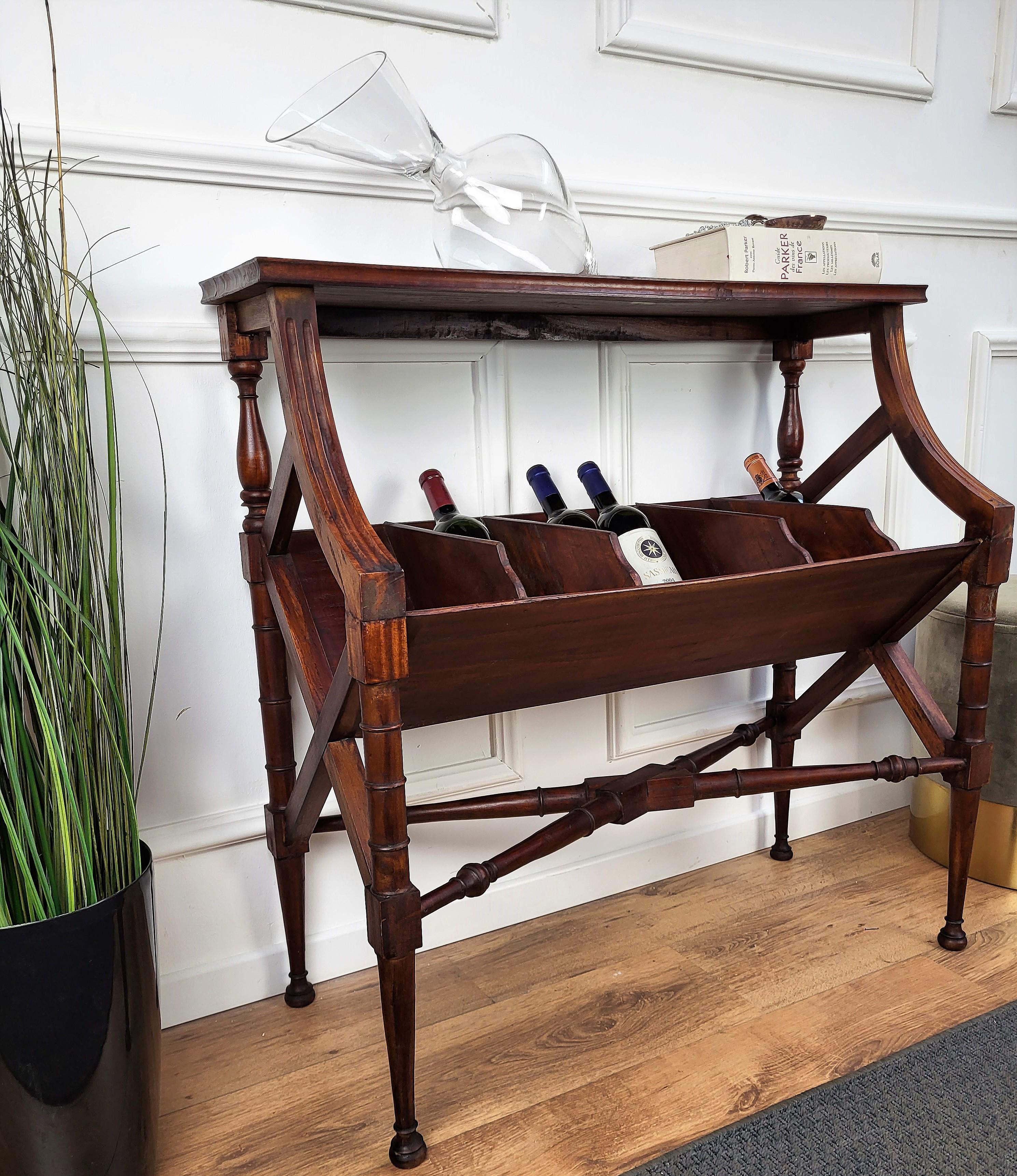 Italian 1960s Mid-Century Modern Wine Dry Bar Cocktail Cabinet Side Table In Good Condition For Sale In Carimate, Como