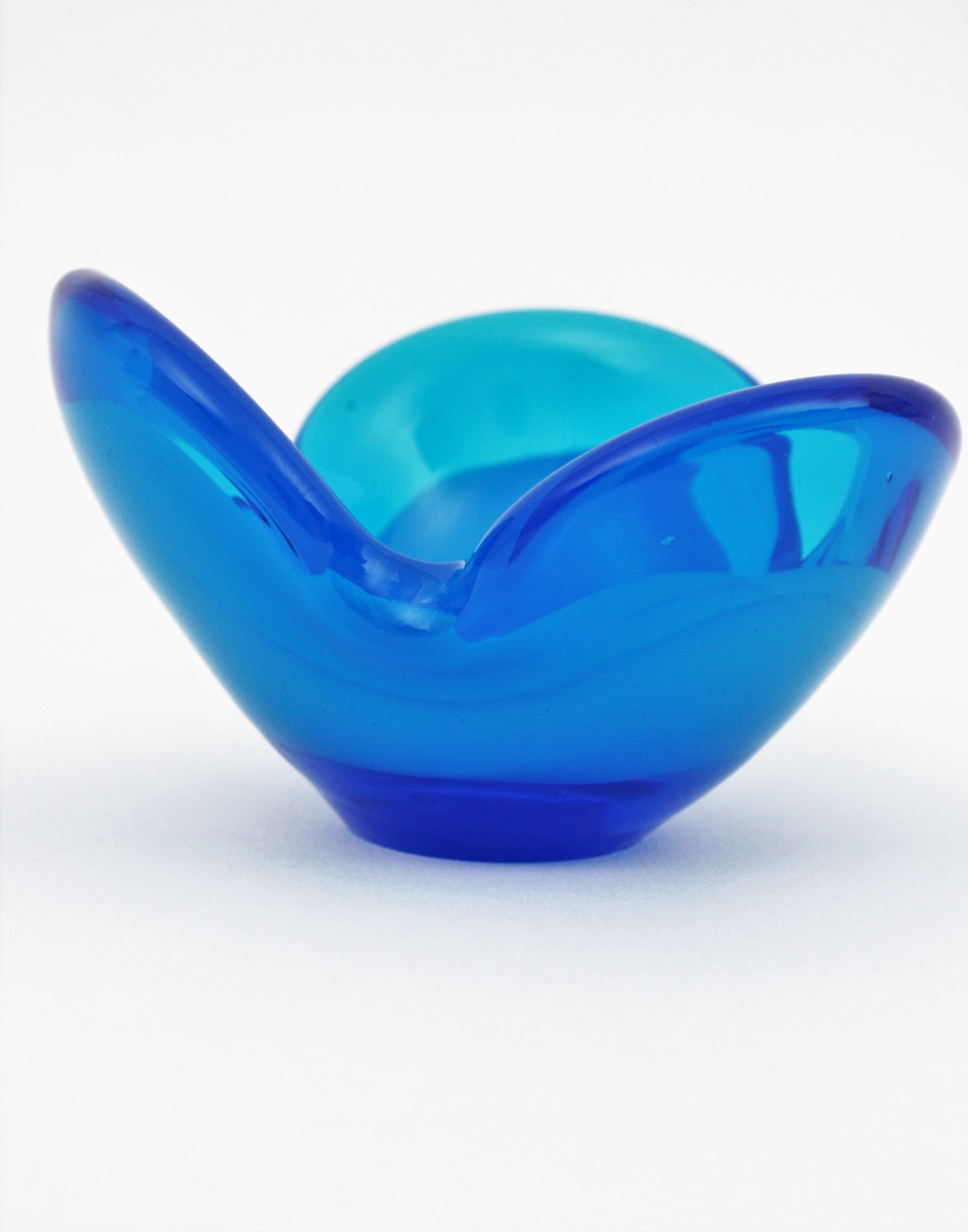 Seguso Murano Midcentury Blue Italian Art Glass Bowl For Sale 5