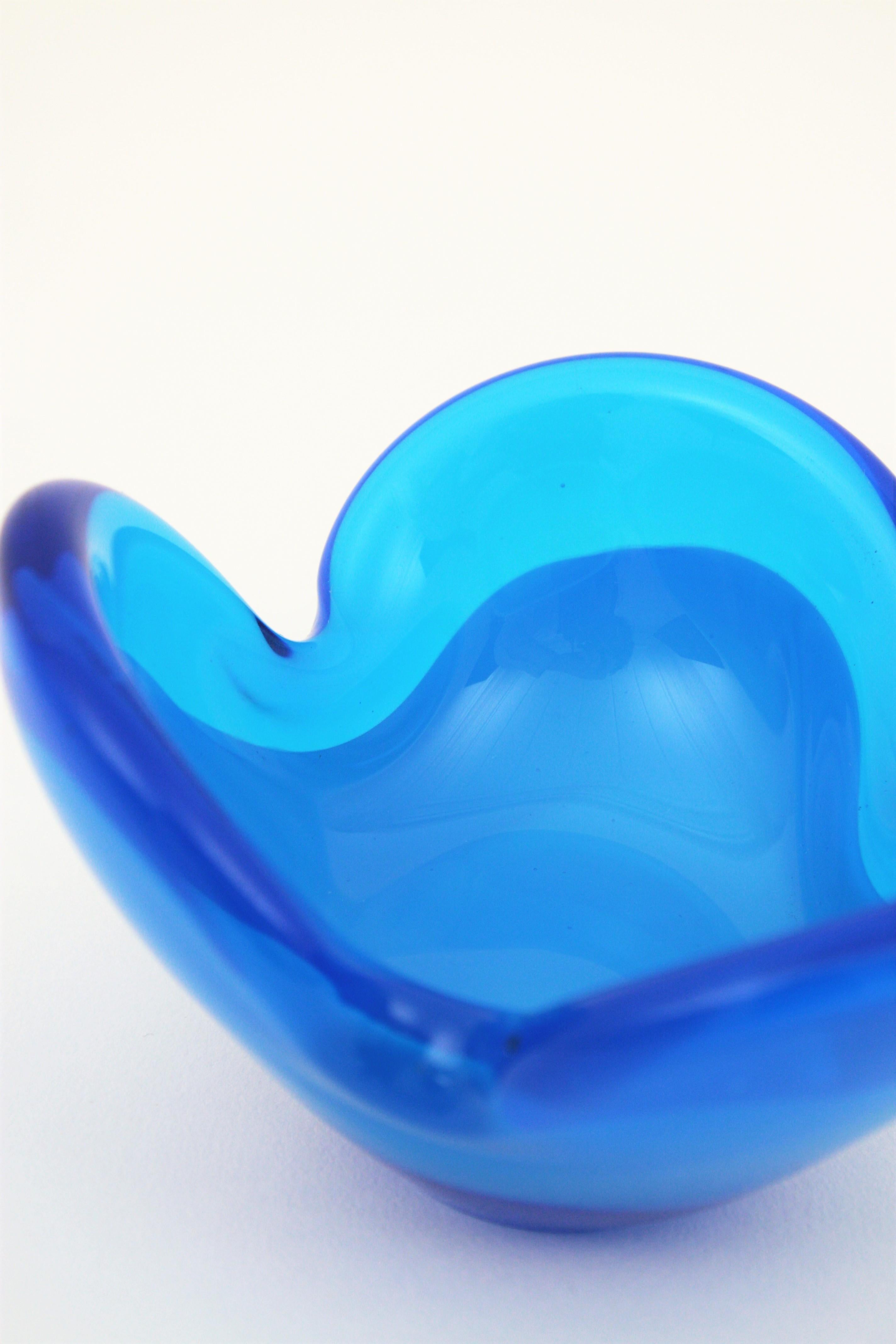 Seguso Murano Blaue italienische Kunstglasschale aus der Jahrhundertmitte im Angebot 4