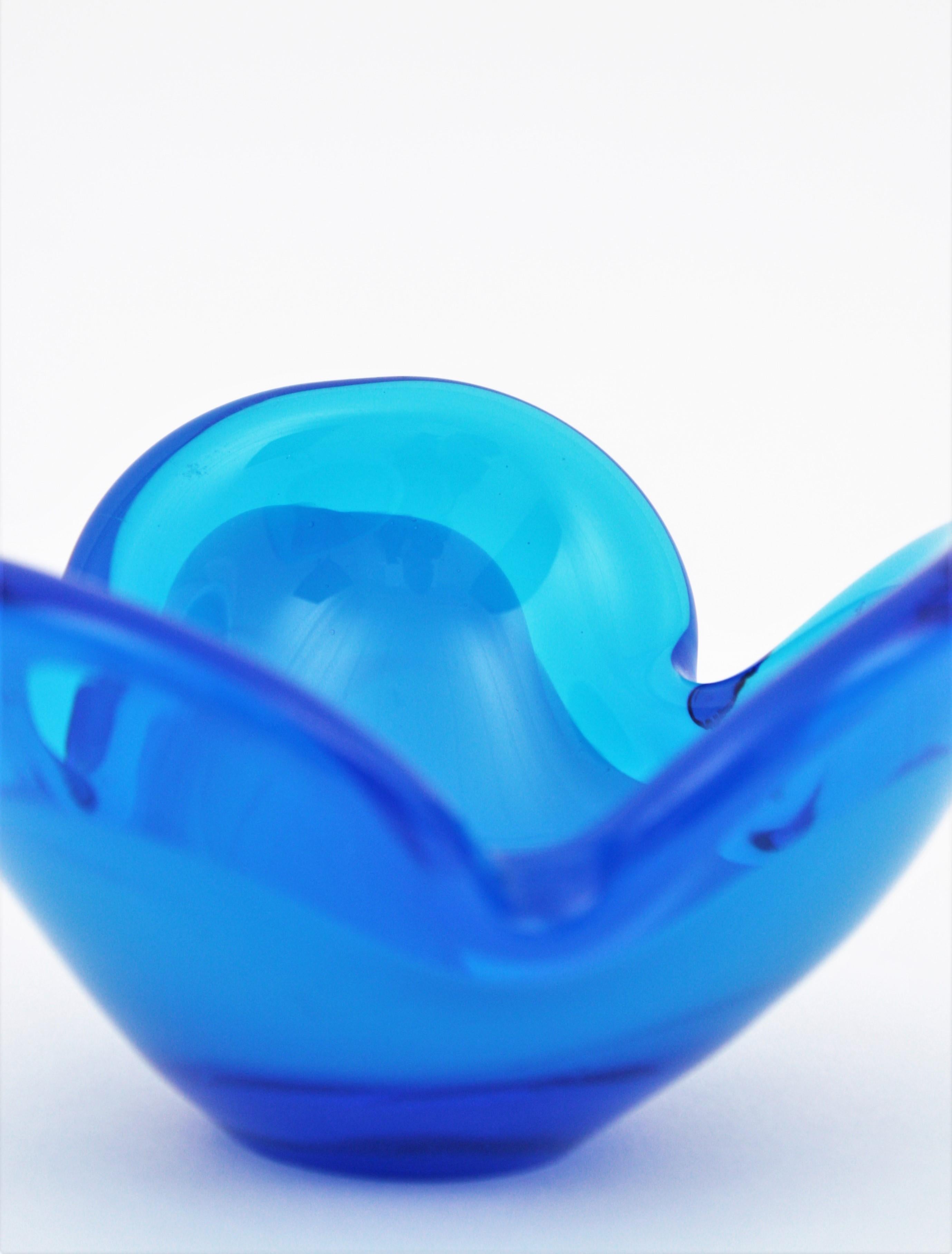 Ciotola in vetro artistico italiano Seguso Murano Midcentury Blue in vendita 5