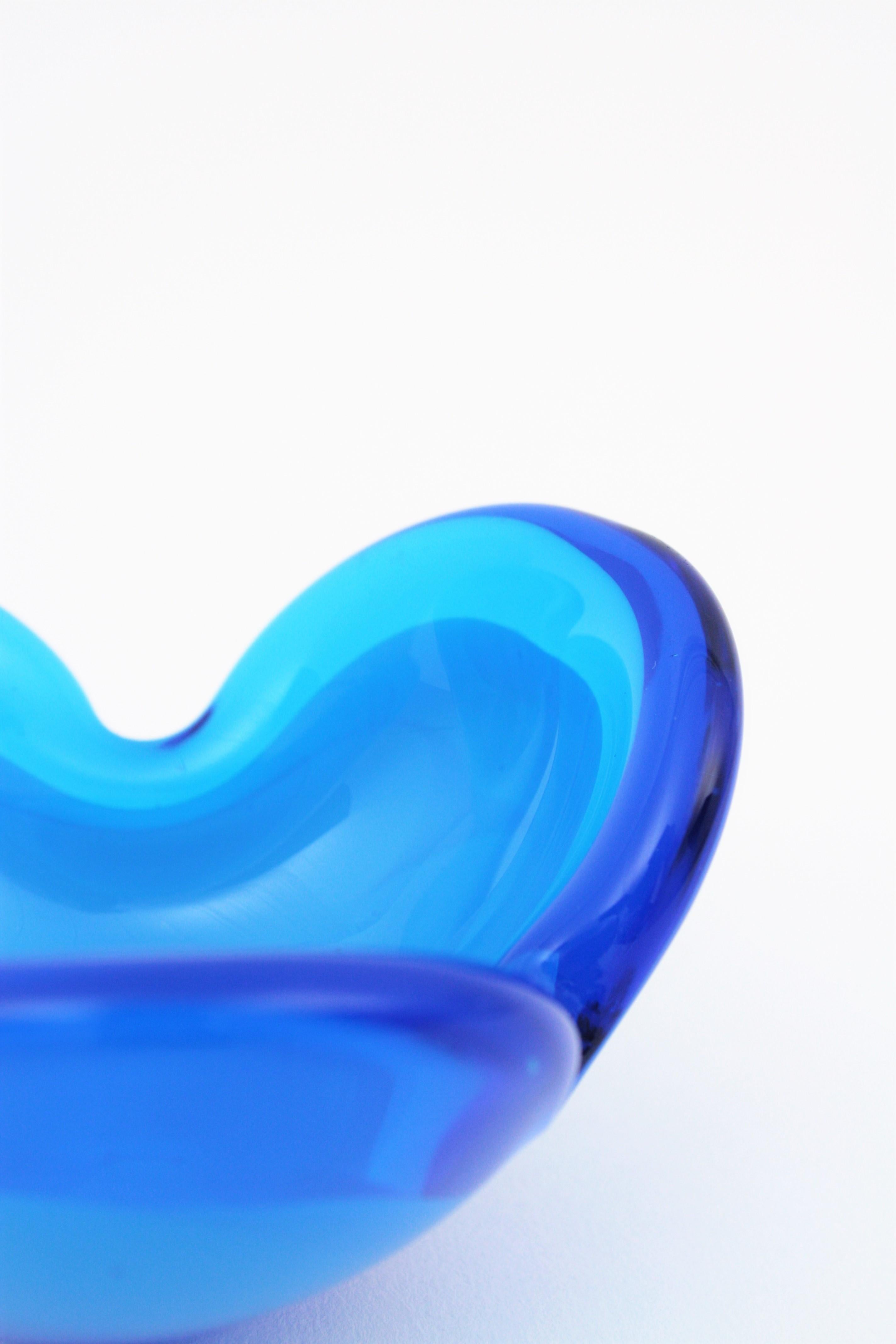 Seguso Murano Midcentury Blue Italian Art Glass Bowl For Sale 10
