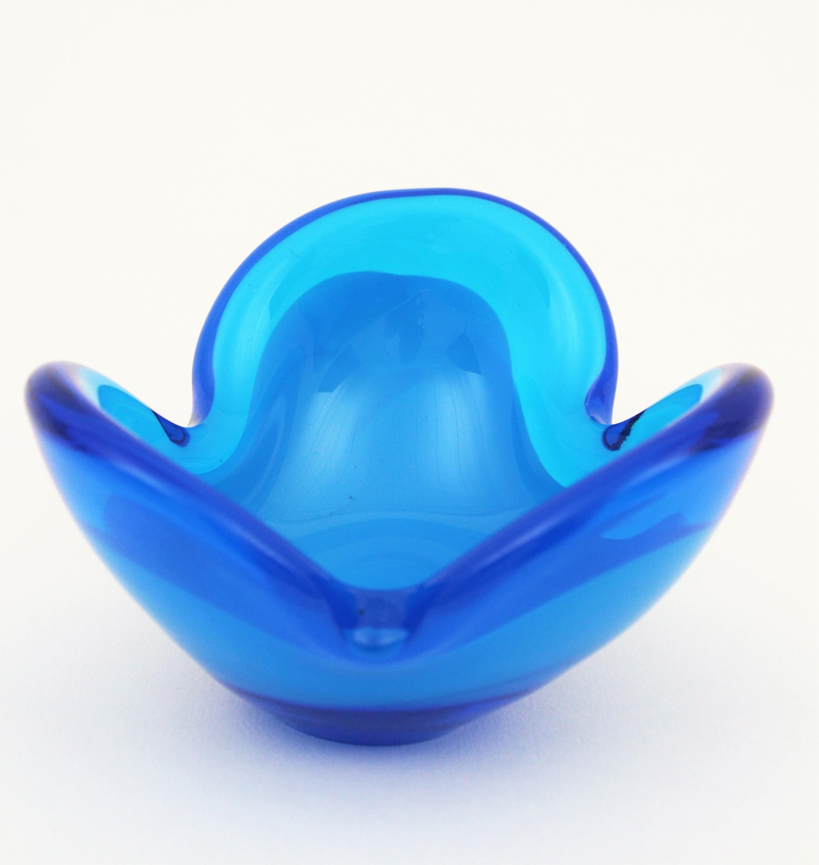 Blown Glass Seguso Murano Midcentury Blue Italian Art Glass Bowl For Sale