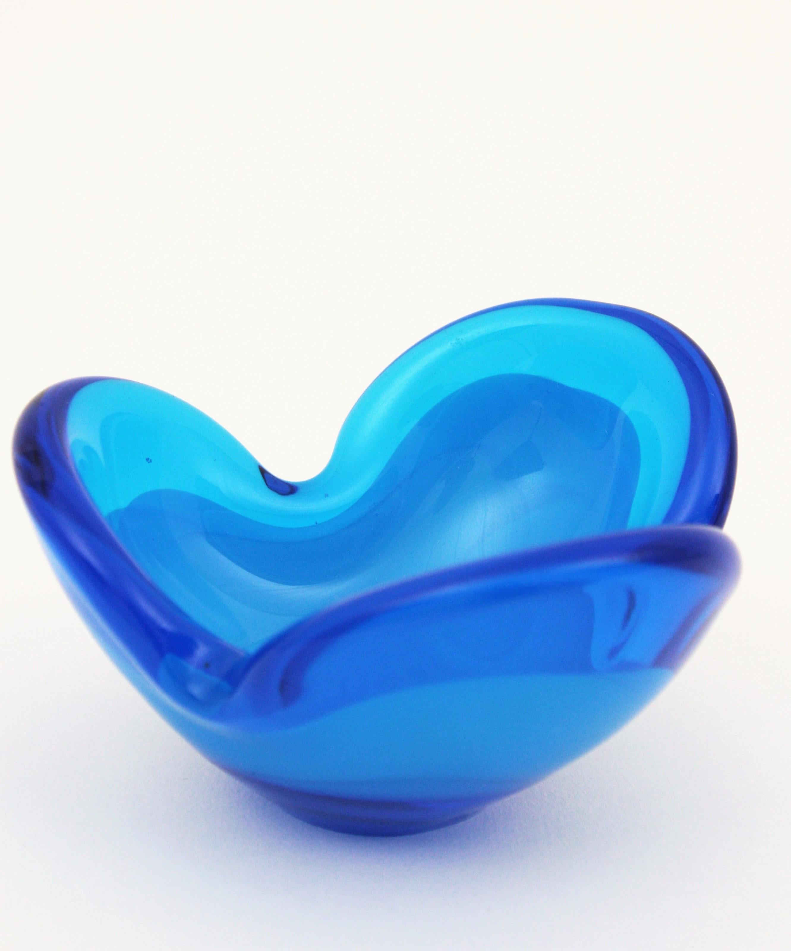 Seguso Murano Midcentury Blue Italian Art Glass Bowl For Sale 1