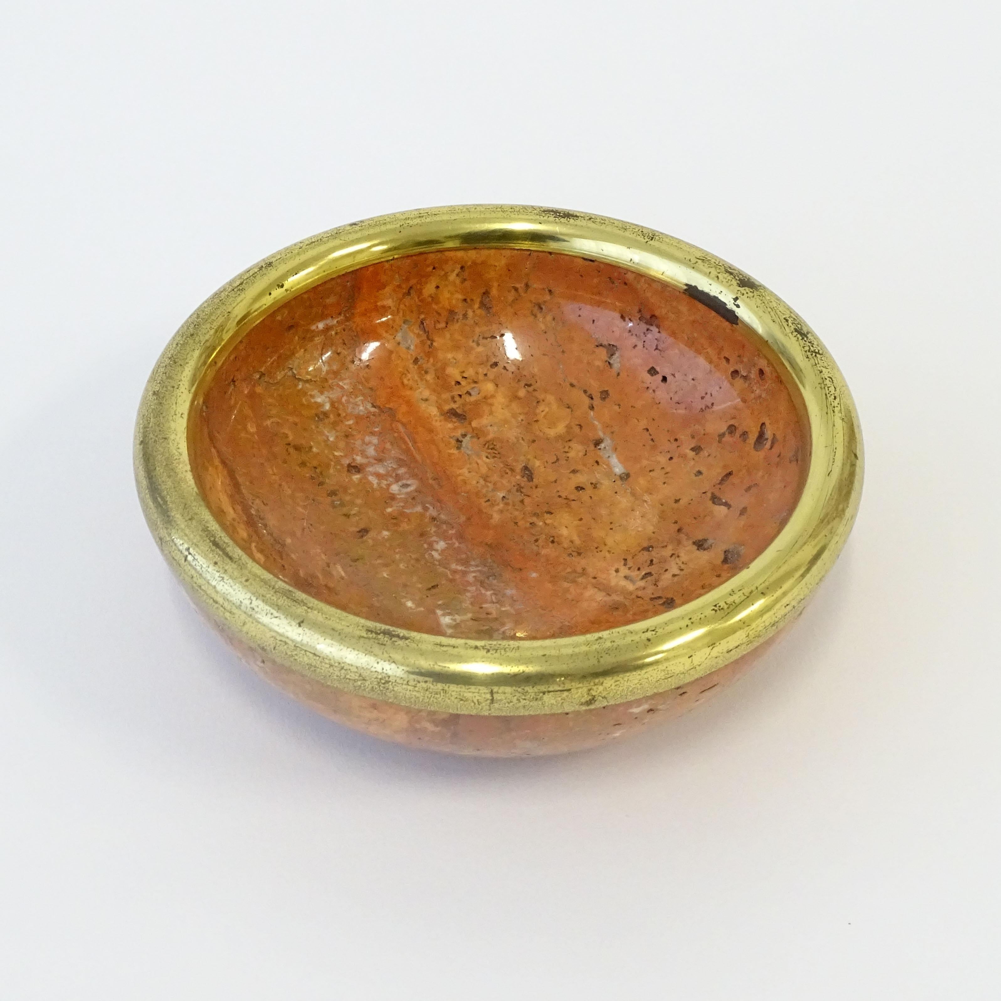 Italian 1960s small red travertine stone and brass trim bowl In Good Condition For Sale In Milan, IT