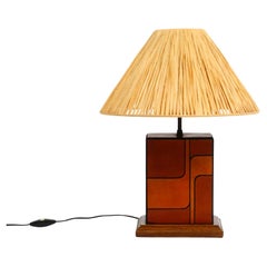 Italienische Tischlampe aus den 1960er Jahren aus Holz und Leder mit Lampenschirm aus Papierstroh