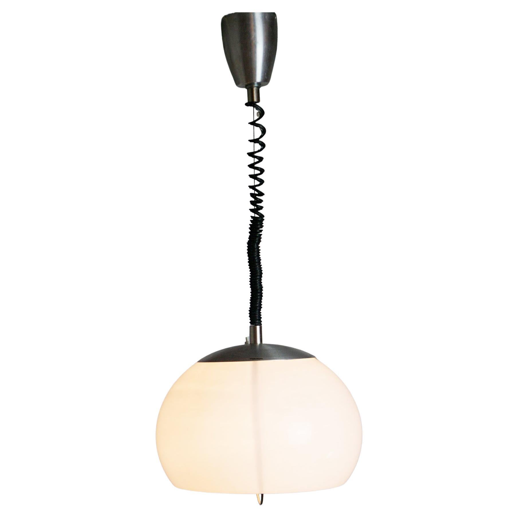 Lampe suspendue italienne des années 1960 en perspex blanc et aluminium par Stilux Milano en vente