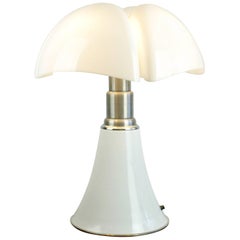 Vintage Italian 1960s White Table Lamp Pipistrello by Gae Aulenti for Martinelli Luce