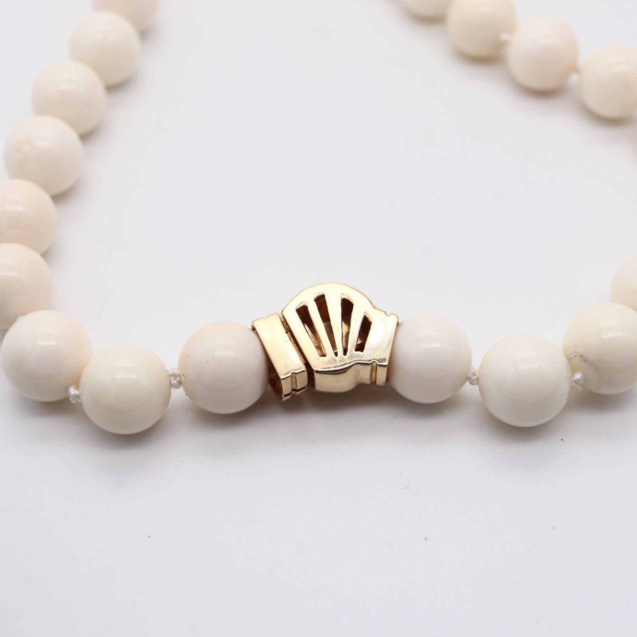 Women's ITALIAN 1970 Angel Skin Coral Beads Long Necklace Mount In 18 Kt Yellow Gold For Sale