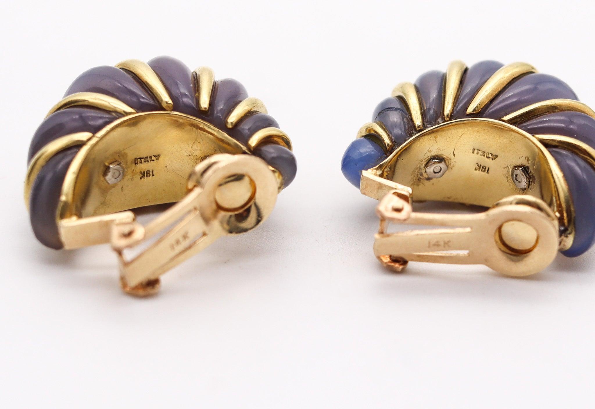 Women's ITALIAN 1970 Fluted Modernist Hoops Clips Earrings With Chalcedony In 18Kt Gold For Sale