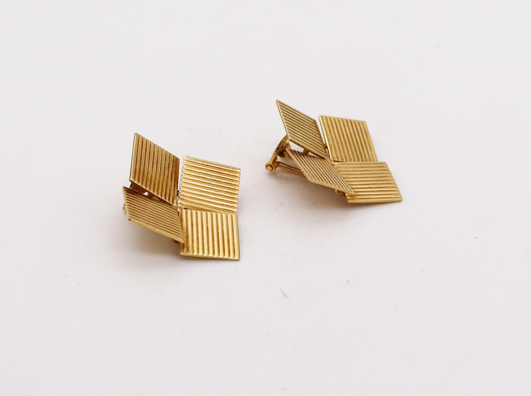 Modernist Italian 1970 Geometric Squares Clip on Earrings In Solid 18Kt Yellow Gold