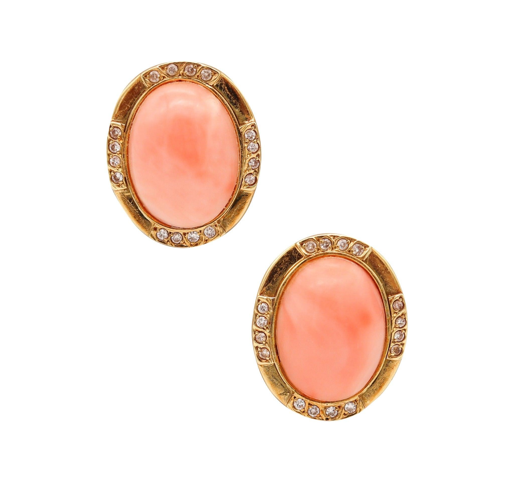 Donna Orecchini a clip modernisti italiani del 1970 in oro giallo 18Kt con diamanti e corallo in vendita